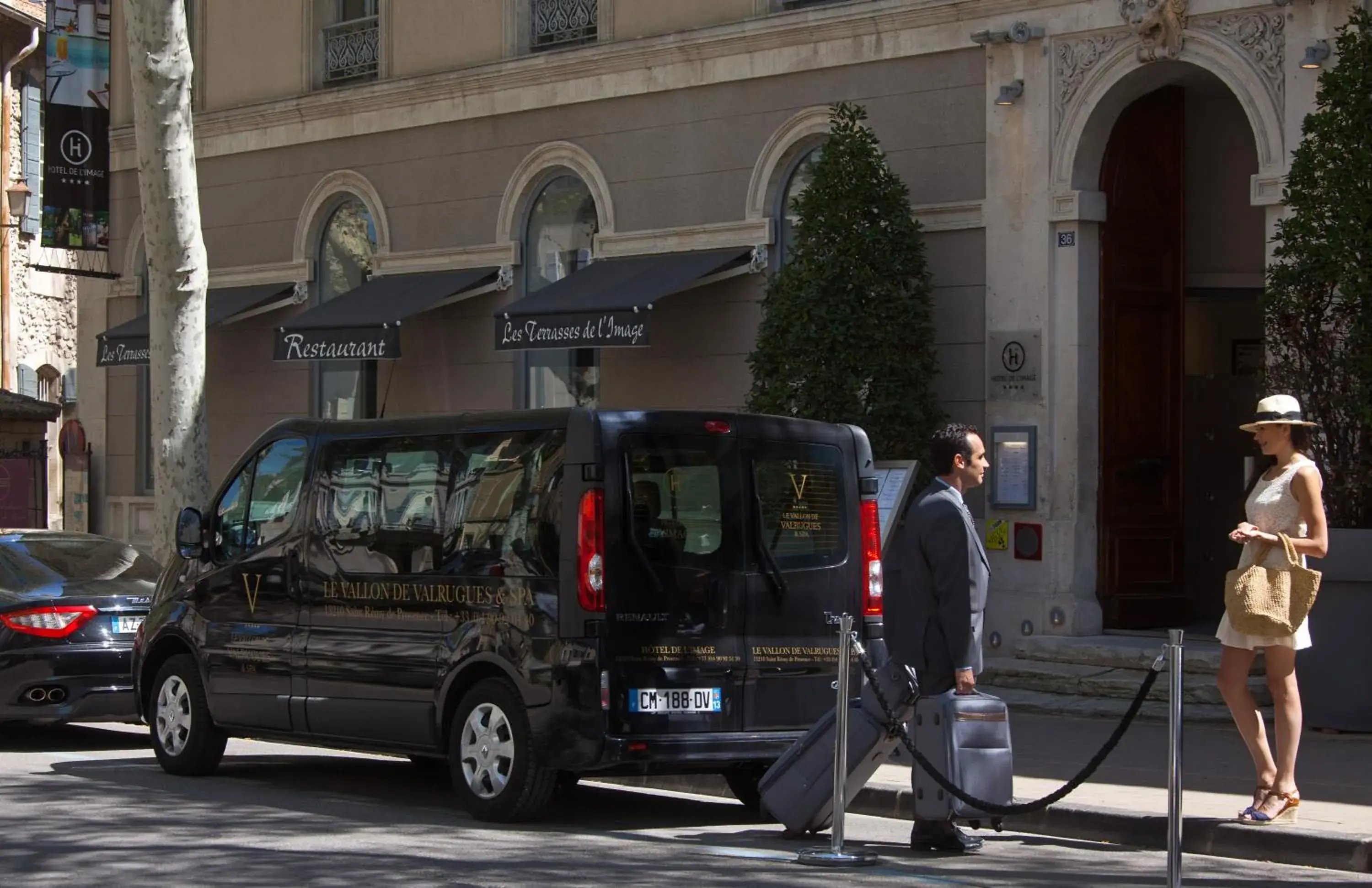 Facade/entrance in Hôtel de l'Image Facade/entrance in Hôtel de l'Image