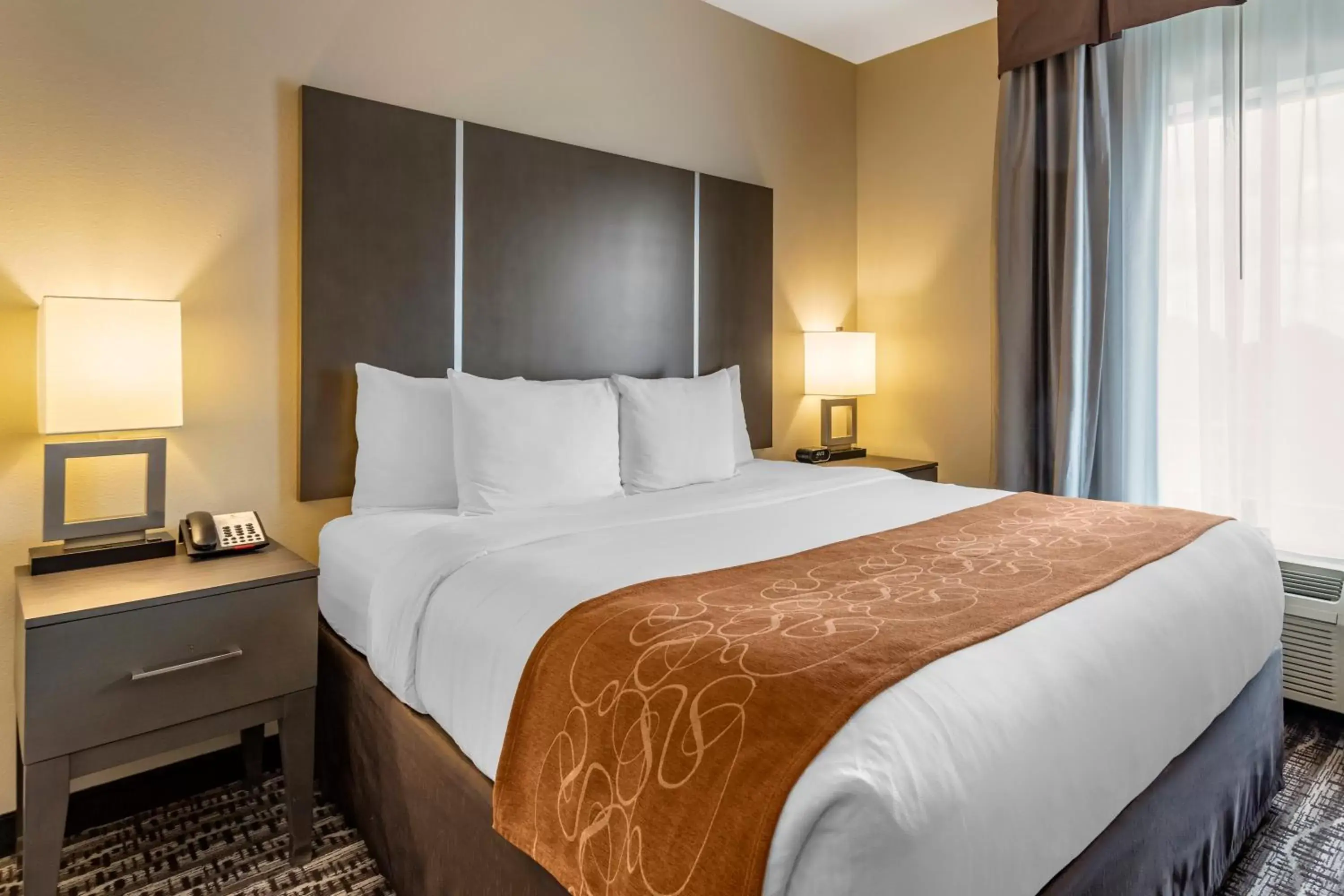 Bedroom, Bed in Comfort Suites Northwest Houston At Beltway 8