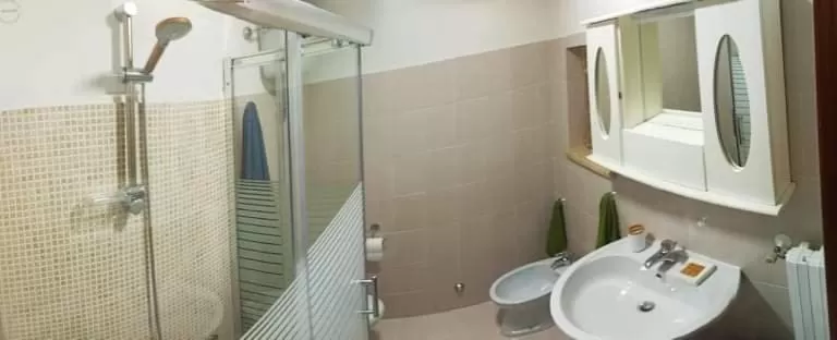 Bathroom in L'altra casa 1933