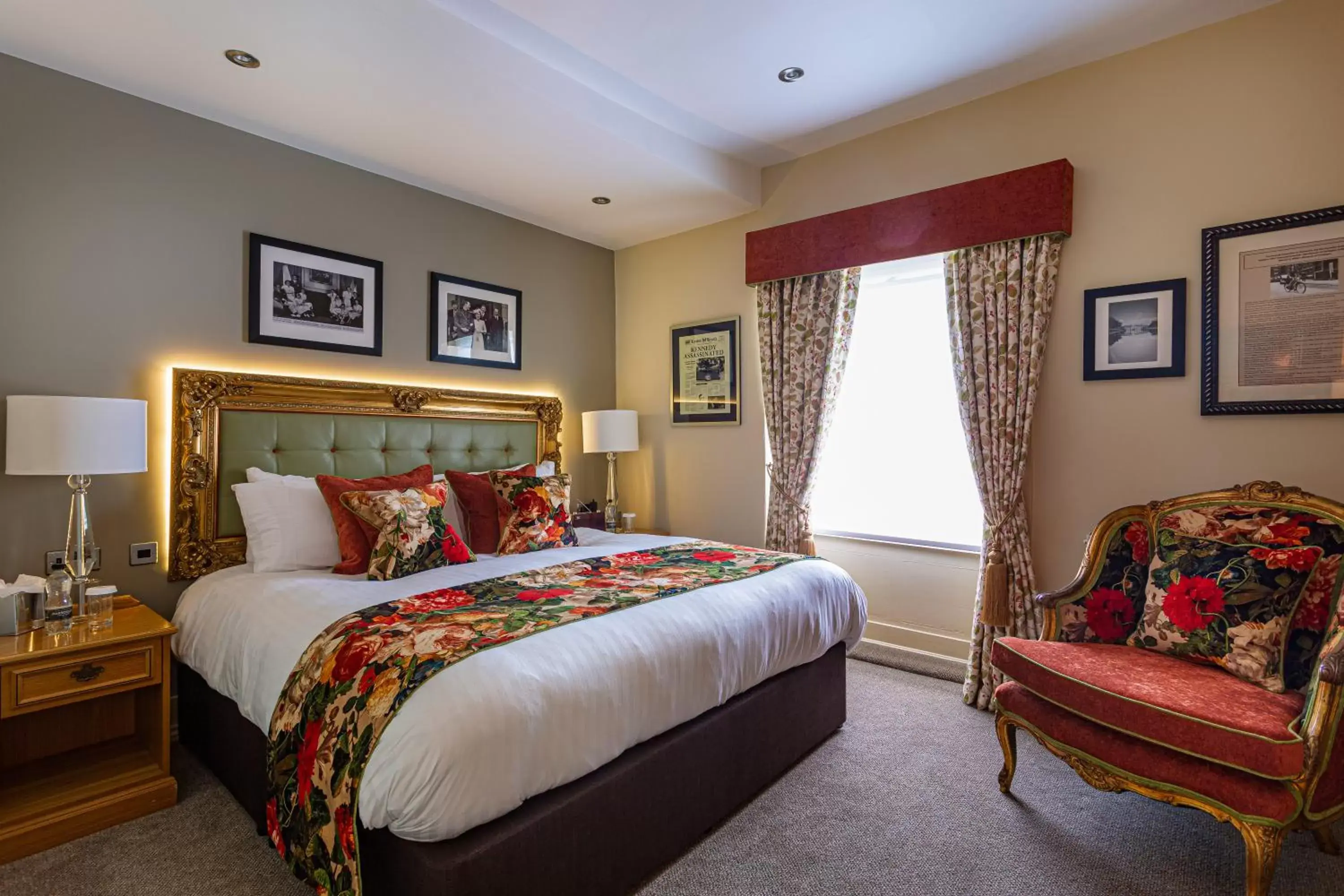 Bedroom, Bed in The Rutland Arms Hotel, Bakewell, Derbyshire