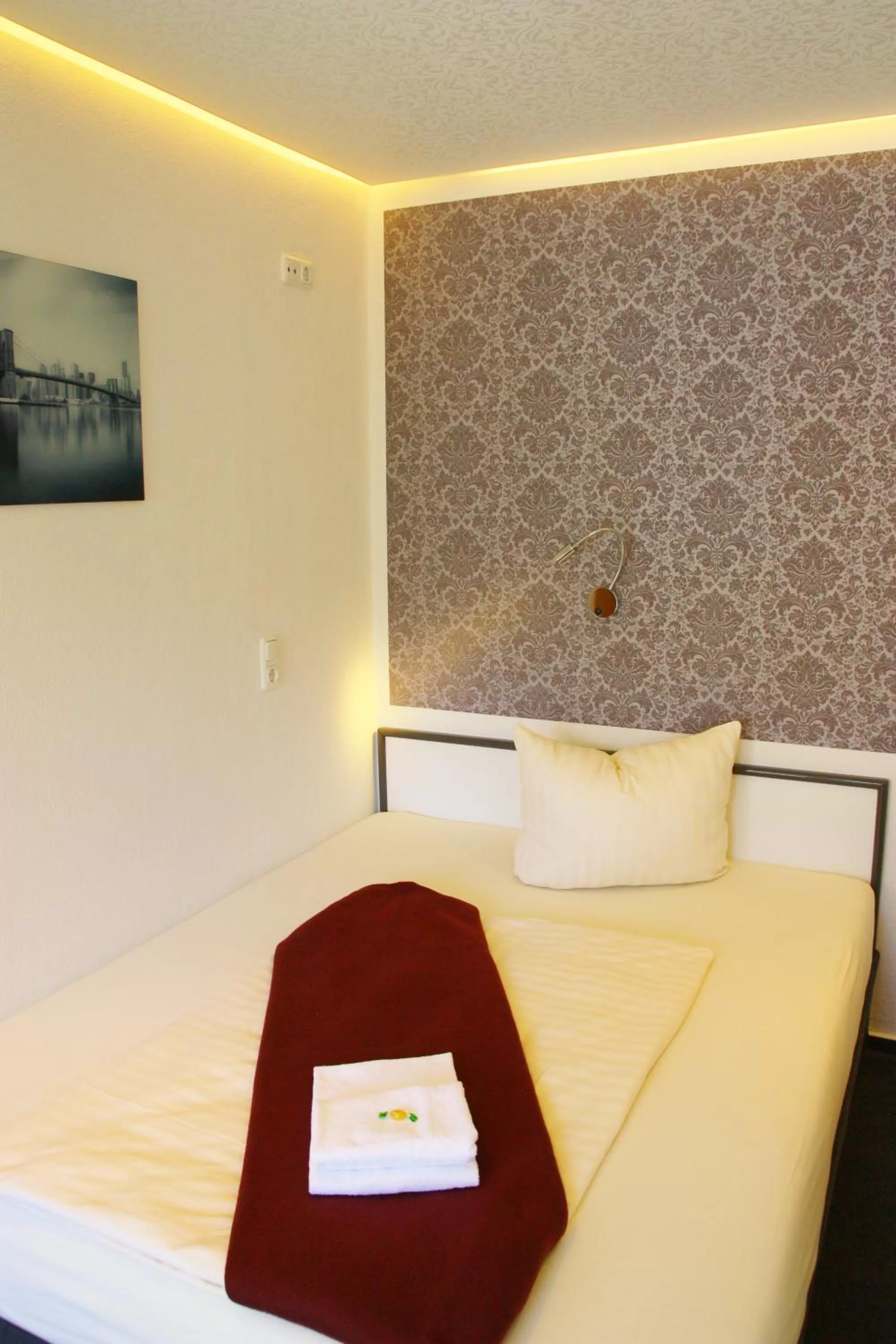 Photo of the whole room, Bed in Hotel am Schloss