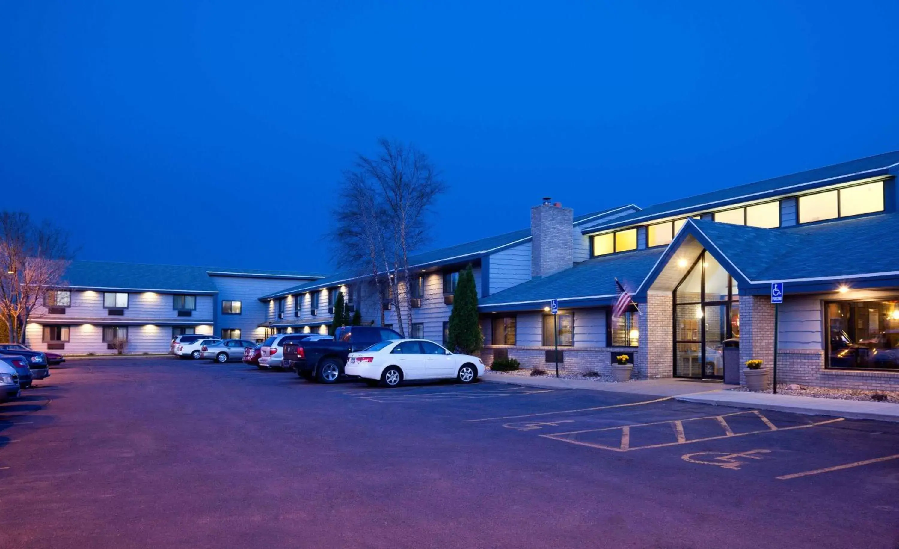 Property Building in AmericInn by Wyndham Sioux Falls