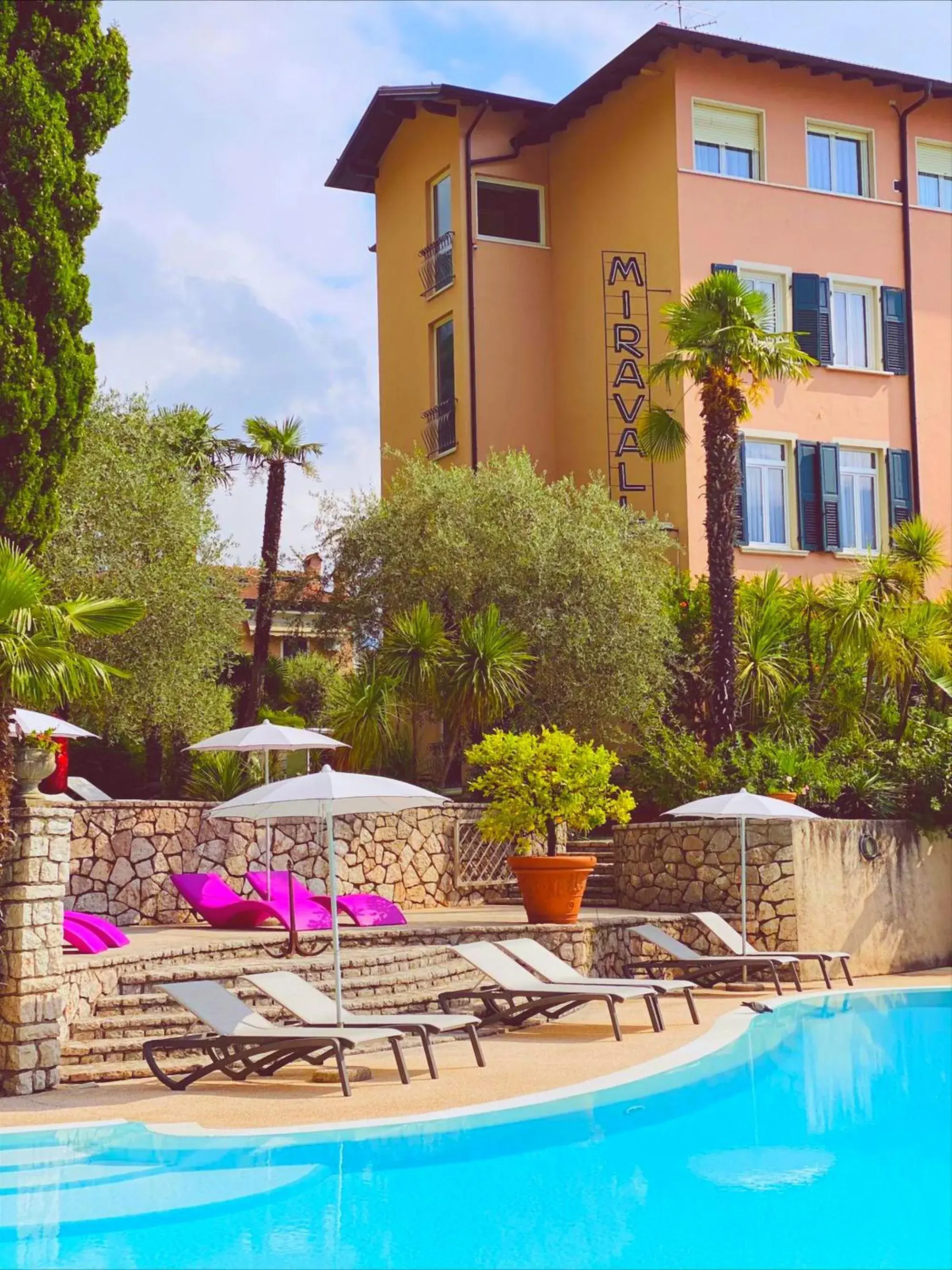 Property building, Swimming Pool in Hotel Villa Miravalle