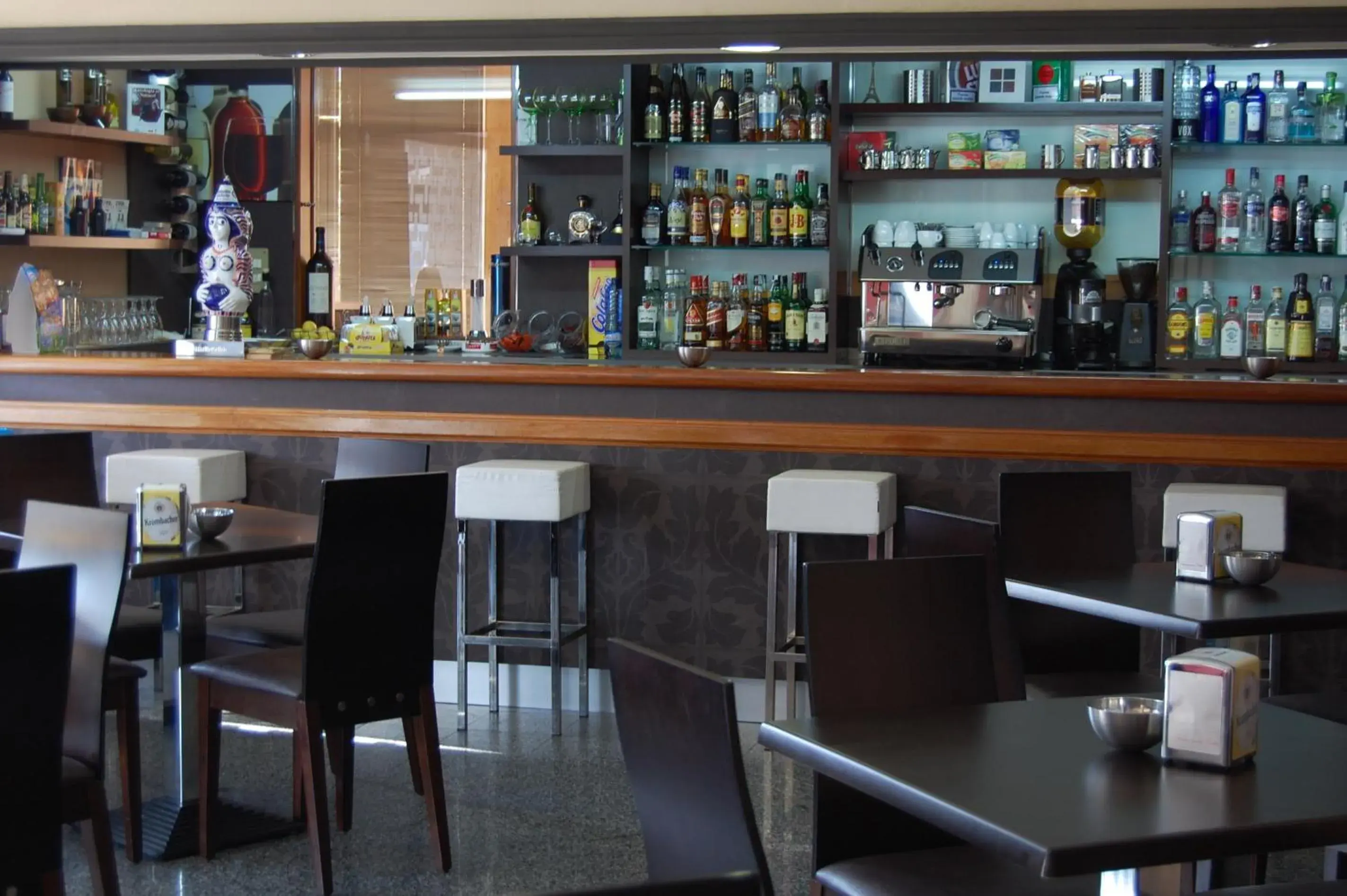 Restaurant/places to eat in Hotel París Restaurant/places to eat in Hotel París