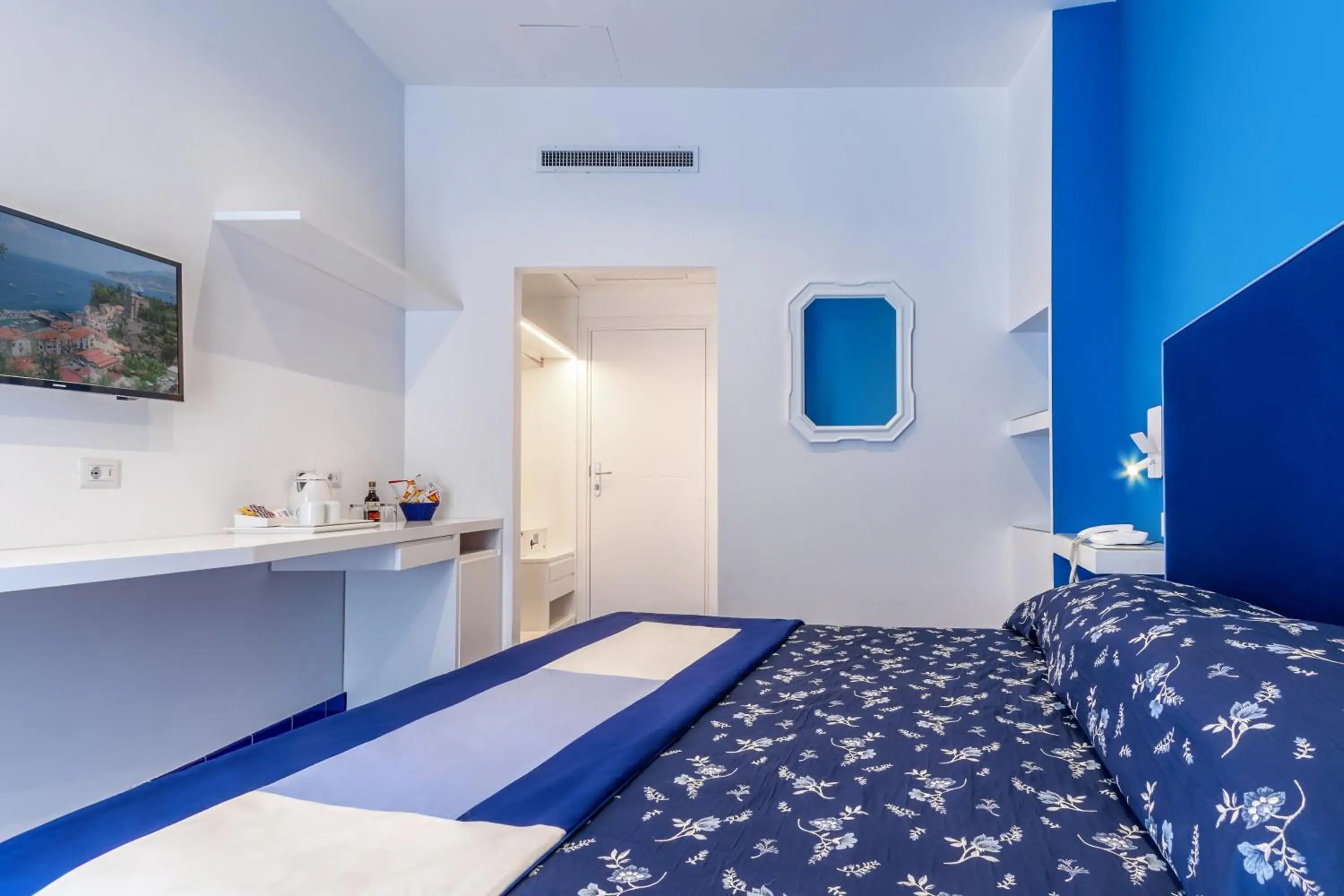 Bed in Hotel Metropole Bed in Hotel Metropole