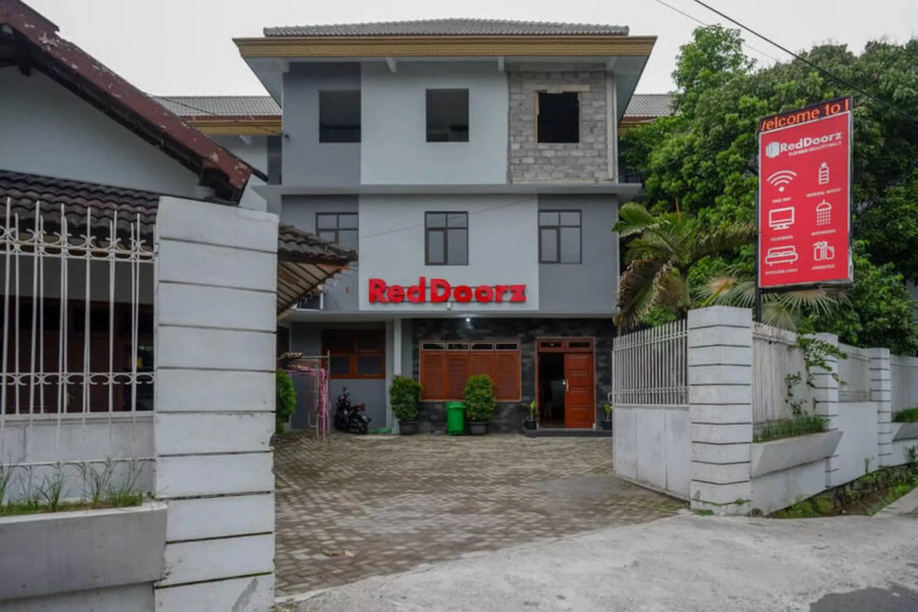 RedDoorz Plus near Jogja City Mall 5 RedDoorz Plus near Jogja City Mall 5