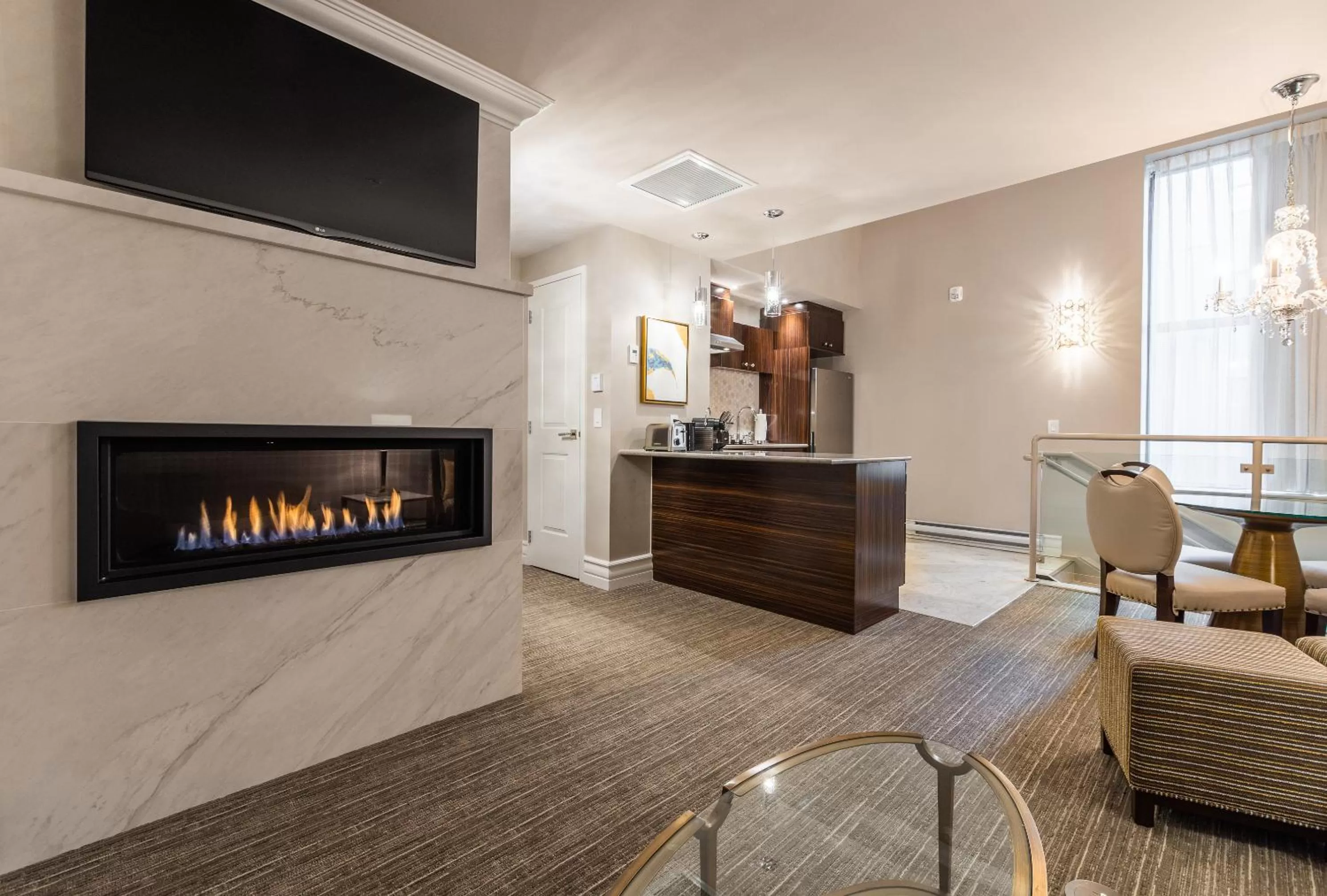 Kitchen or kitchenette in Hôtel Birks Montréal