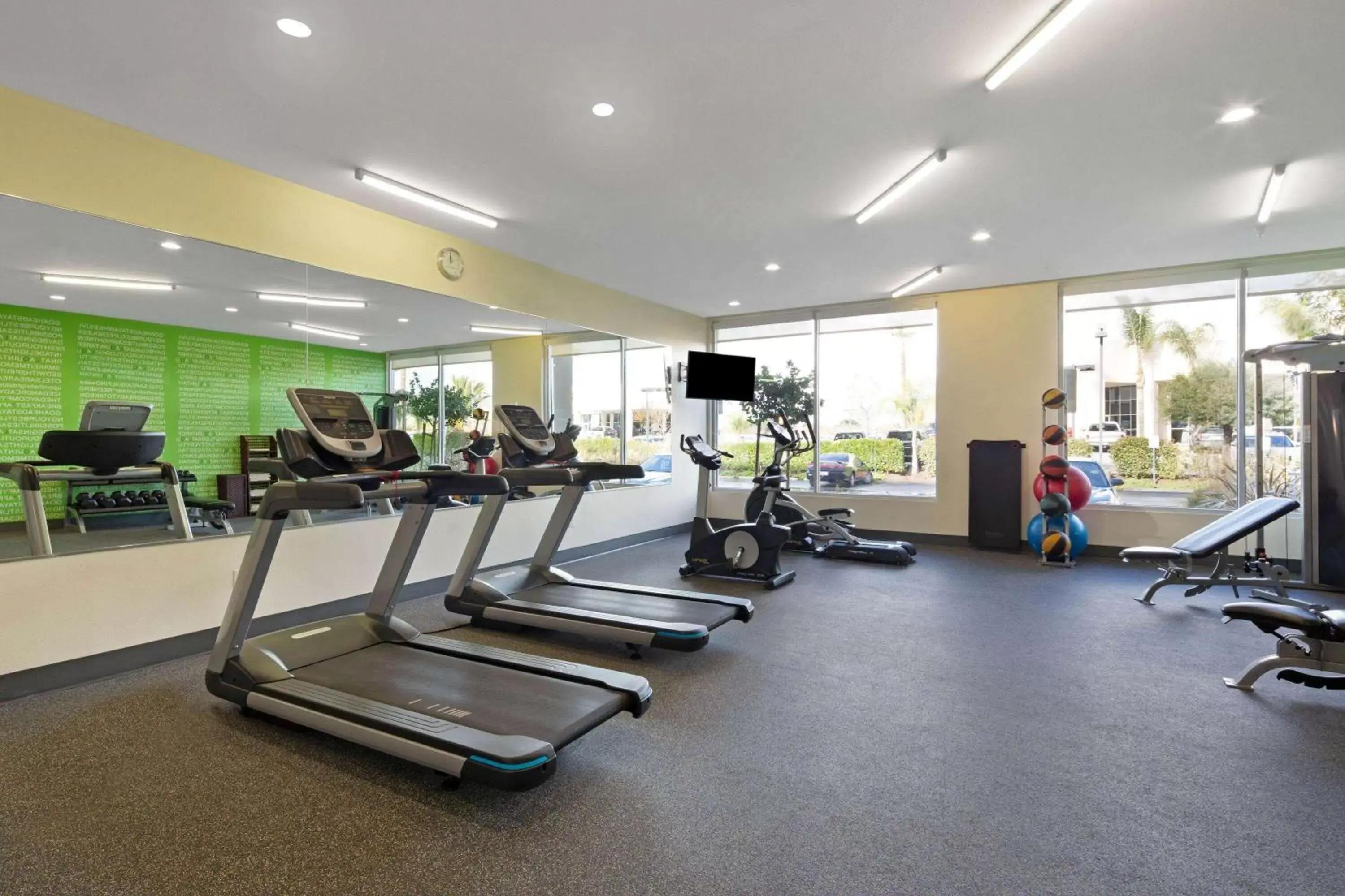Fitness centre/facilities, Fitness Center/Facilities in La Quinta by Wyndham Morgan Hill-San Jose South