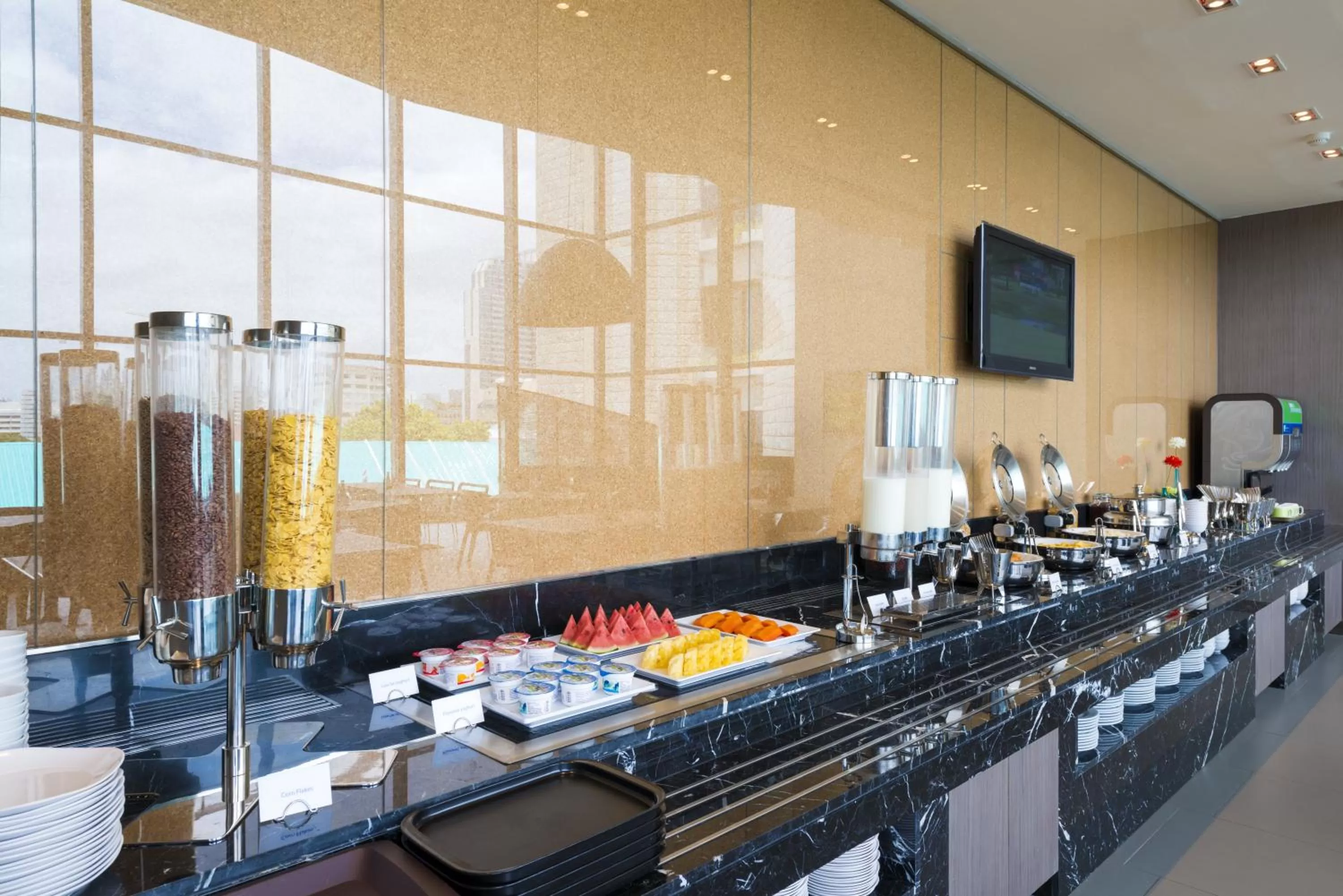 Breakfast in Holiday Inn Express Bangkok Siam by IHG