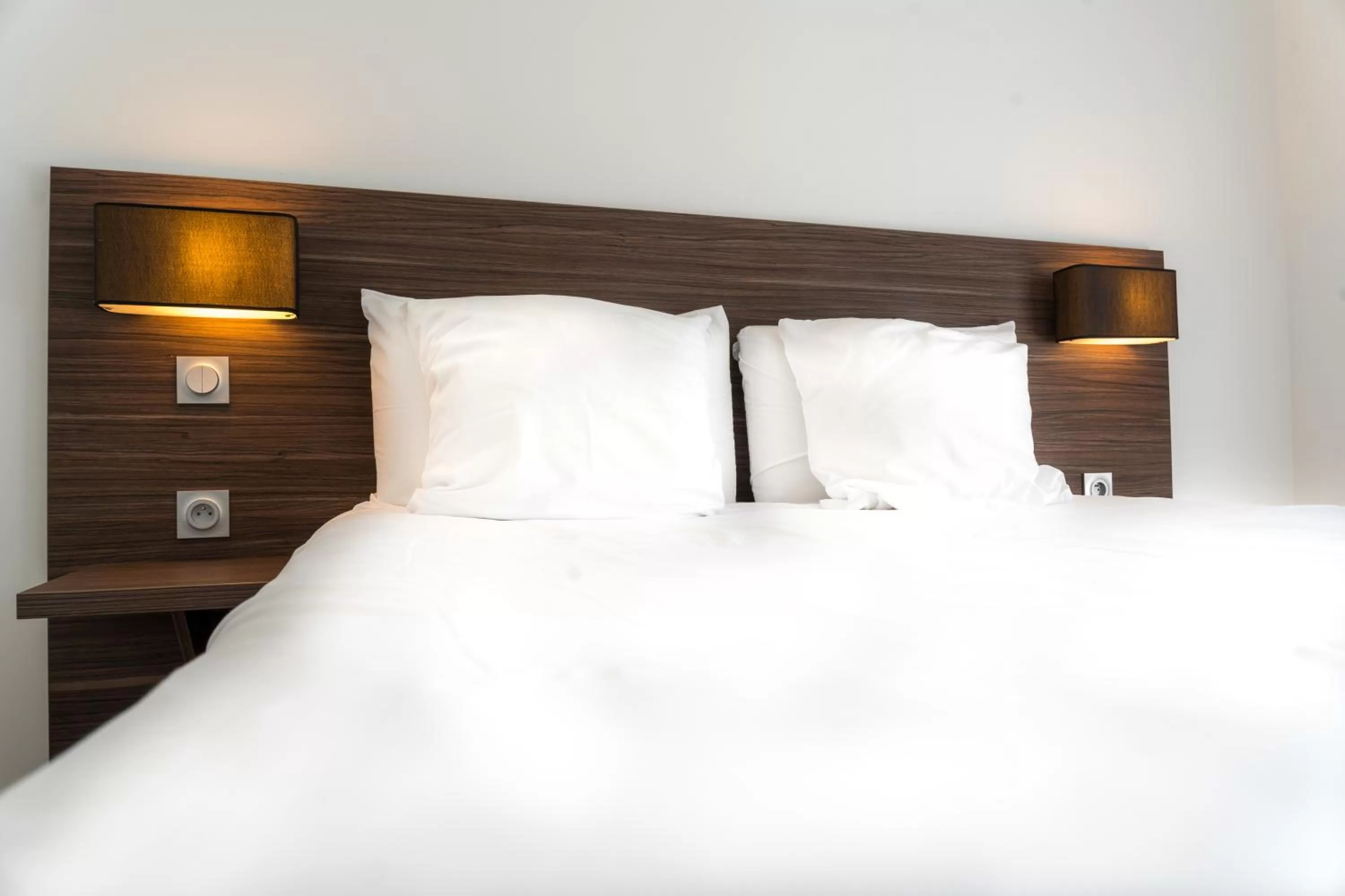 Bedroom, Bed in Hotel Libera Caen Colombelles