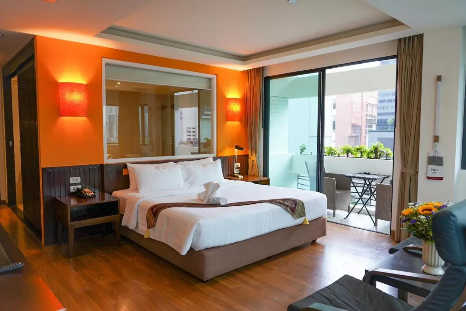 Bed in Hotel Mermaid Bangkok