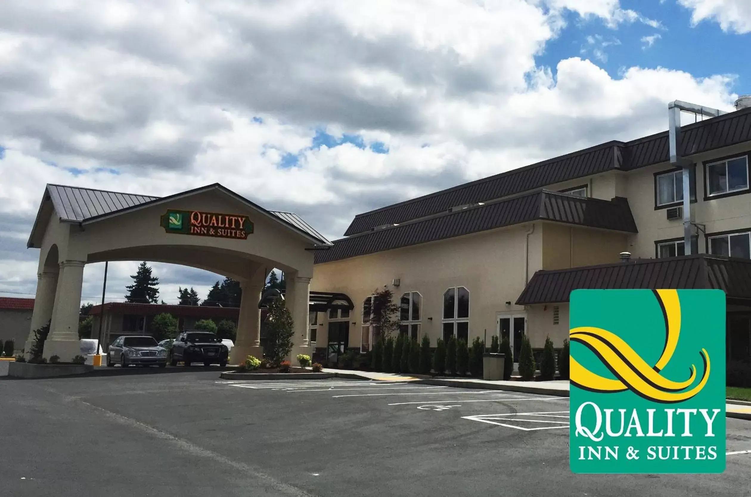 Facade/entrance, Property Building in Quality Inn & Suites Tacoma - Seattle