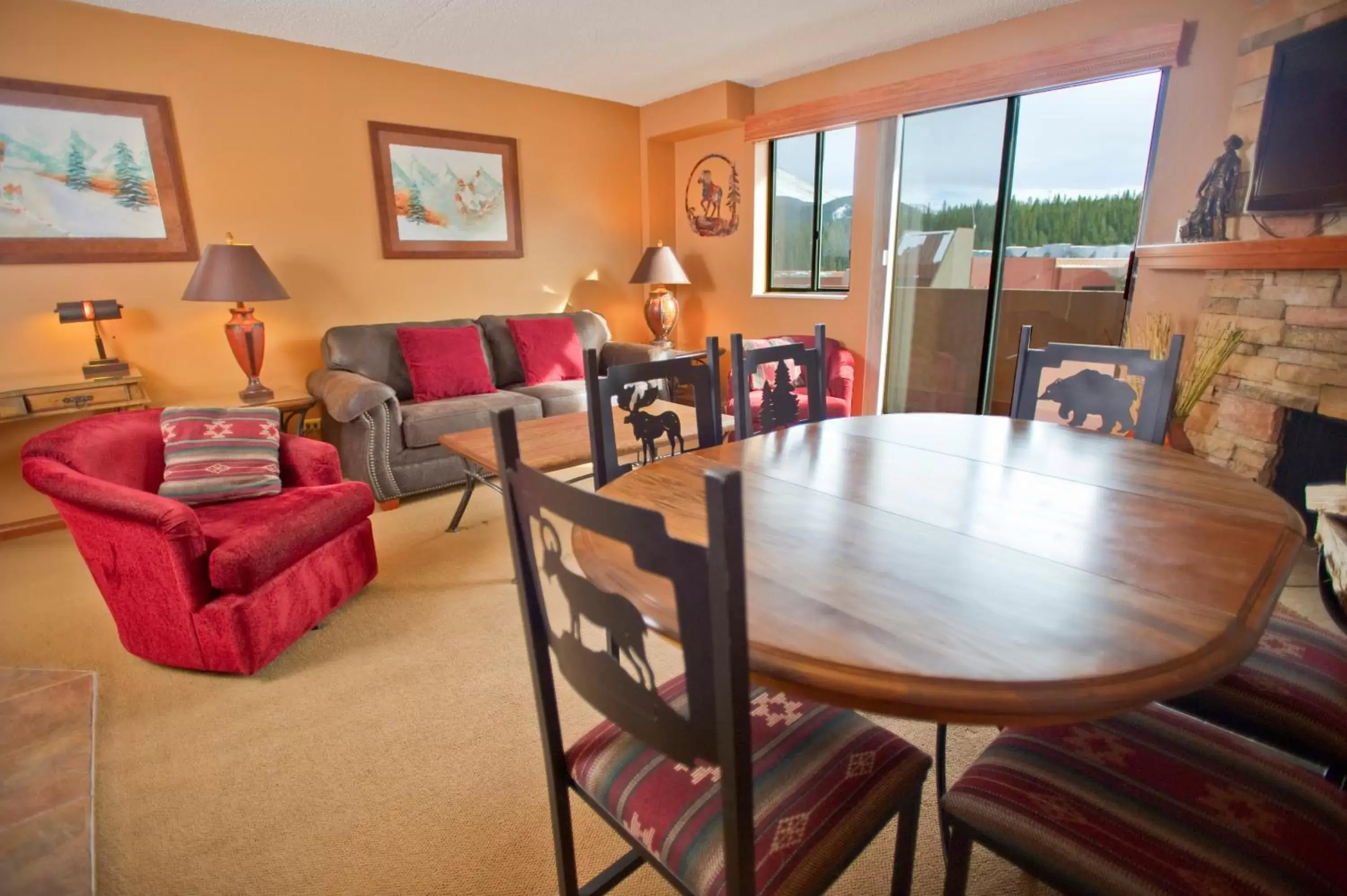 Dining Area in Beaver Run Resort