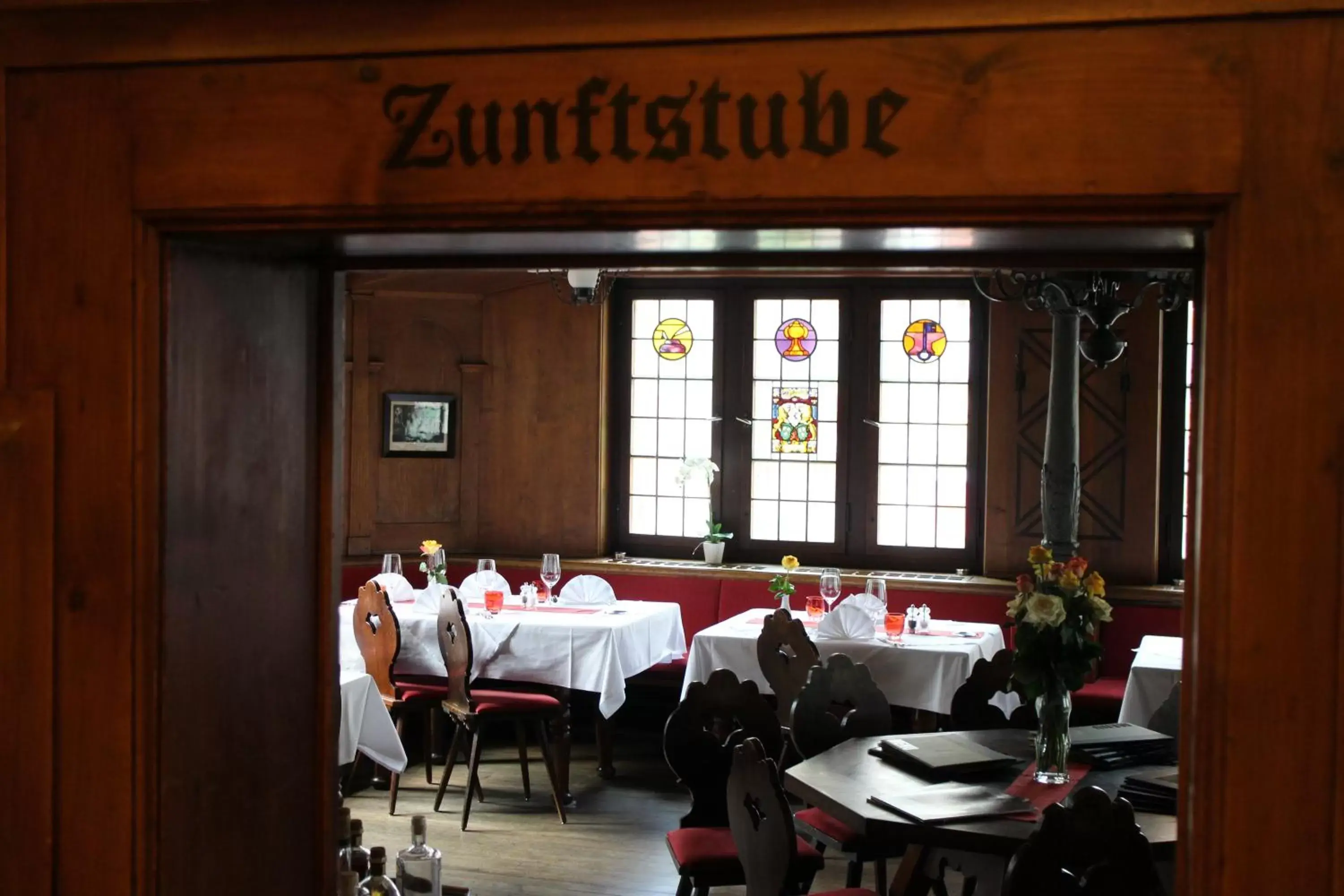 Restaurant/Places to Eat in Zunfthaus zur Rebleuten