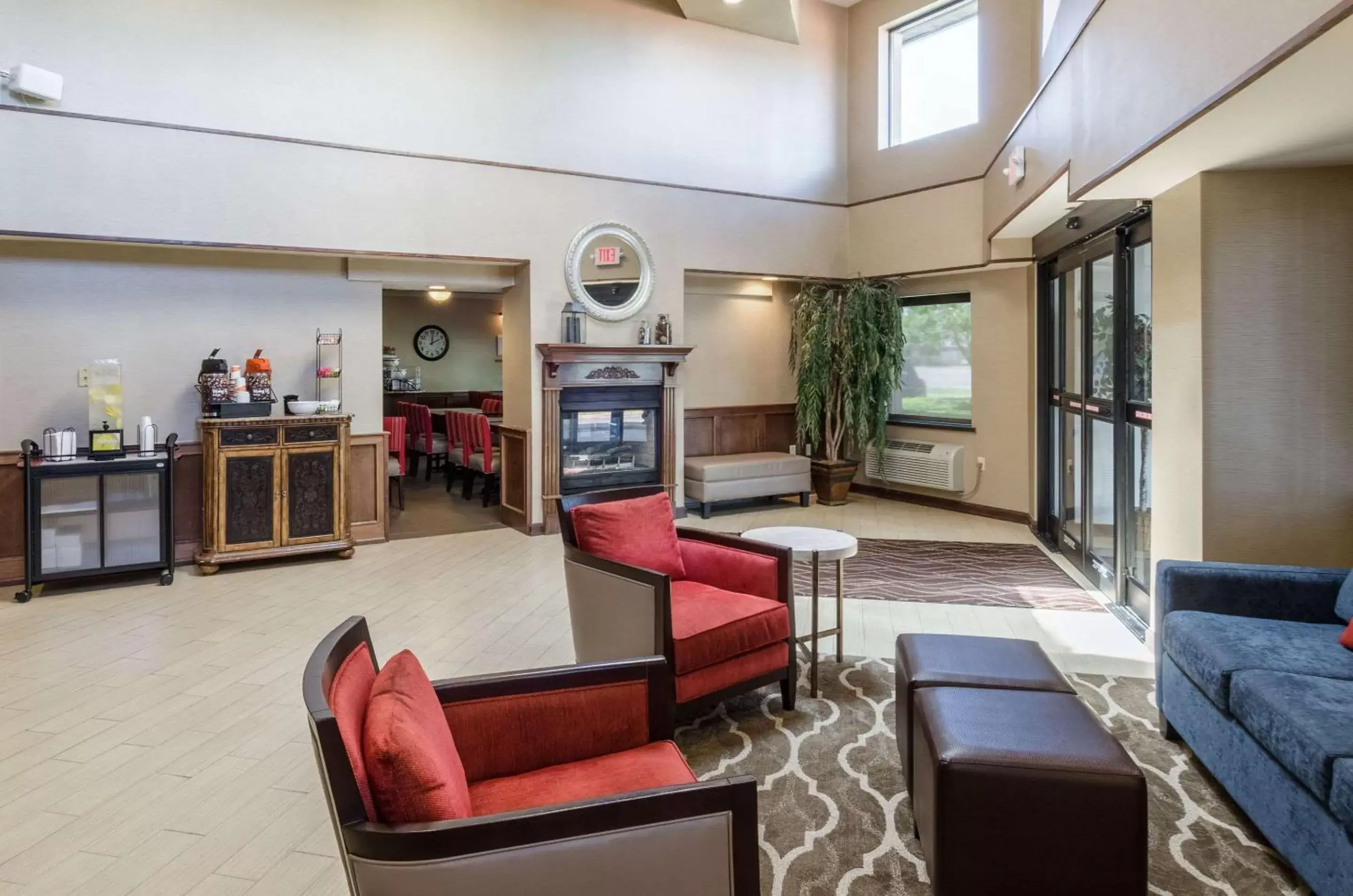 Lobby or reception in Comfort Inn & Suites West Springfield