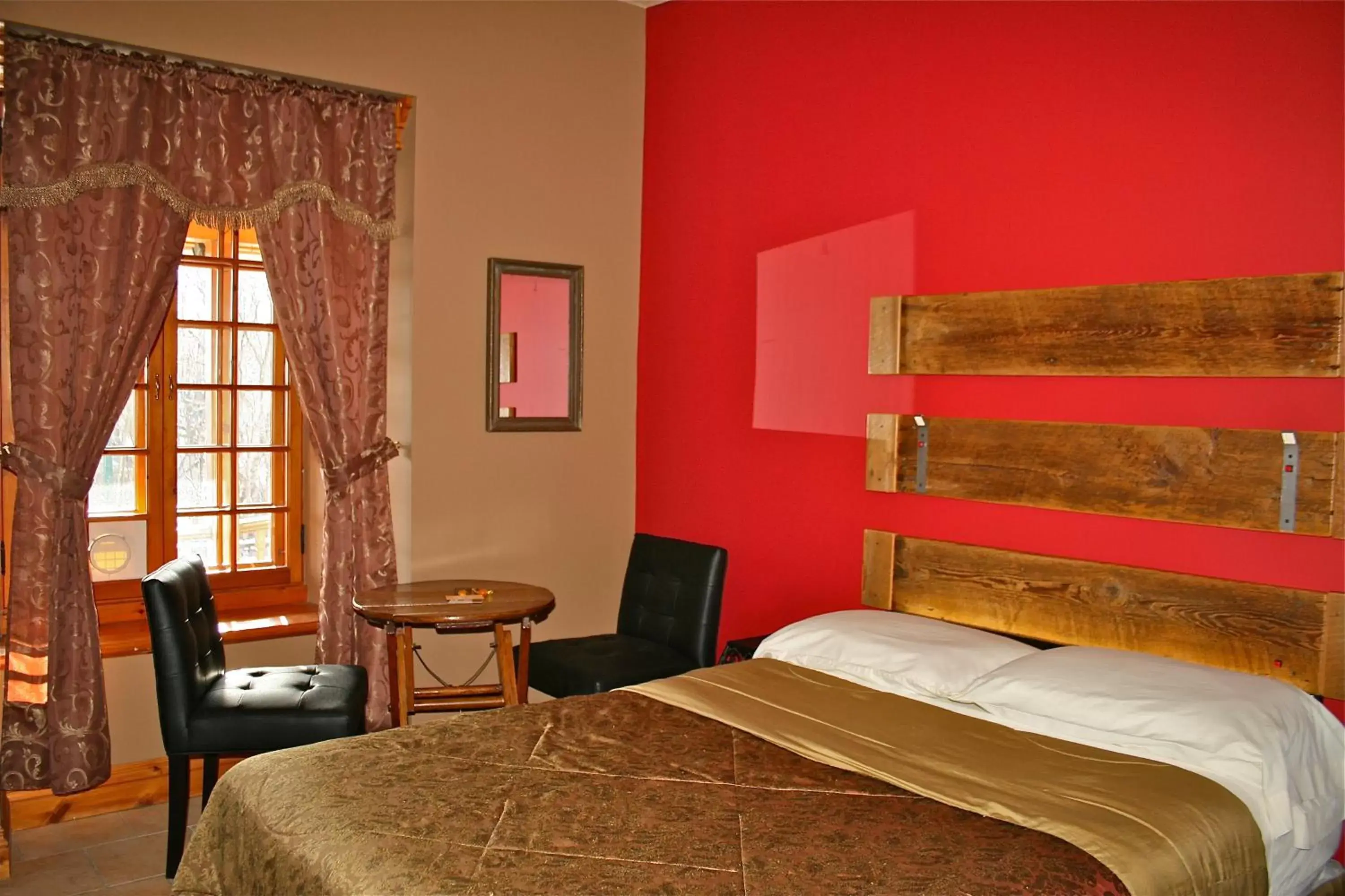 Bed in Manoir Ramezay