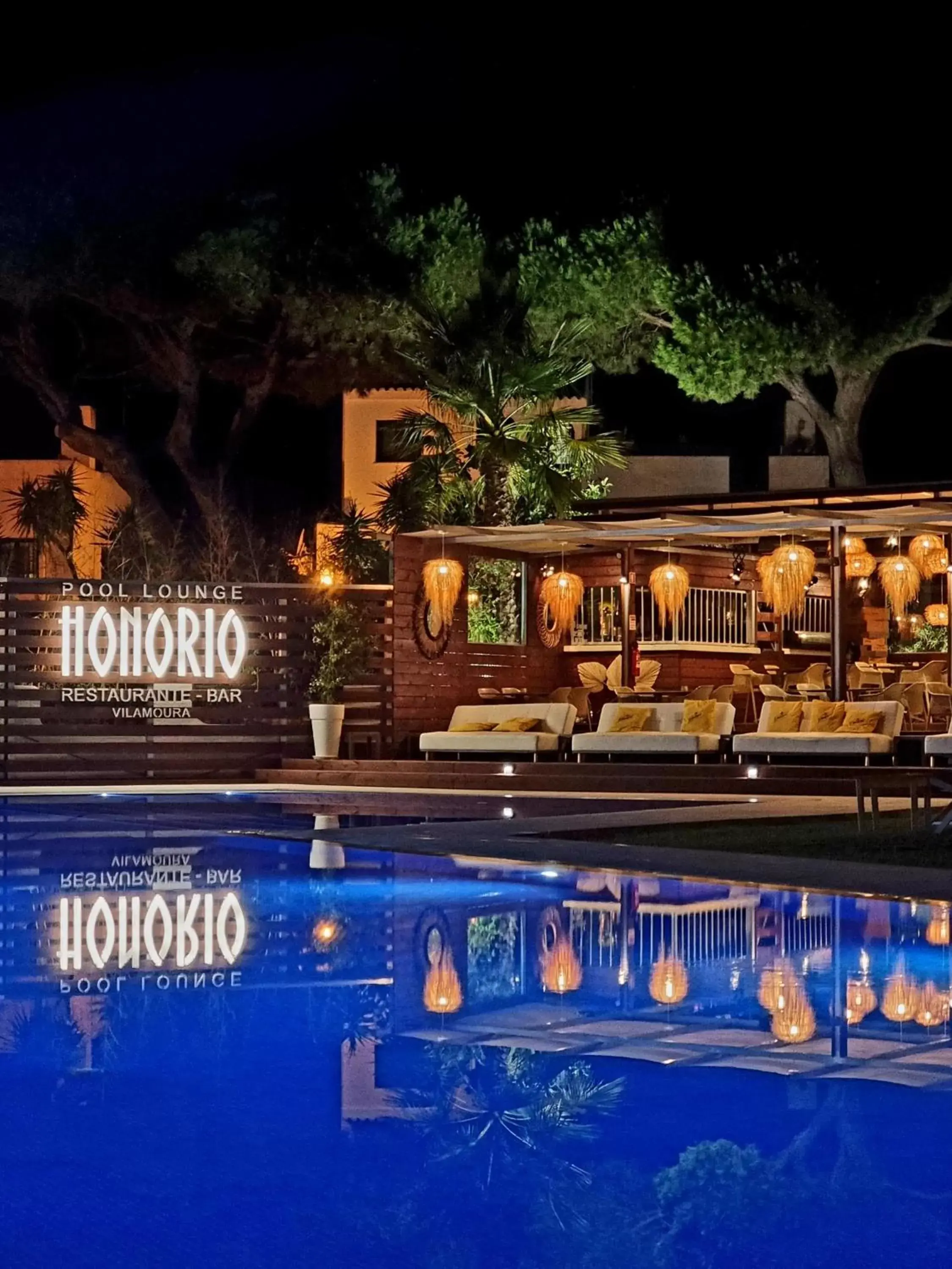 Lounge or bar in Apartamentos Honorio - Pool and Garden