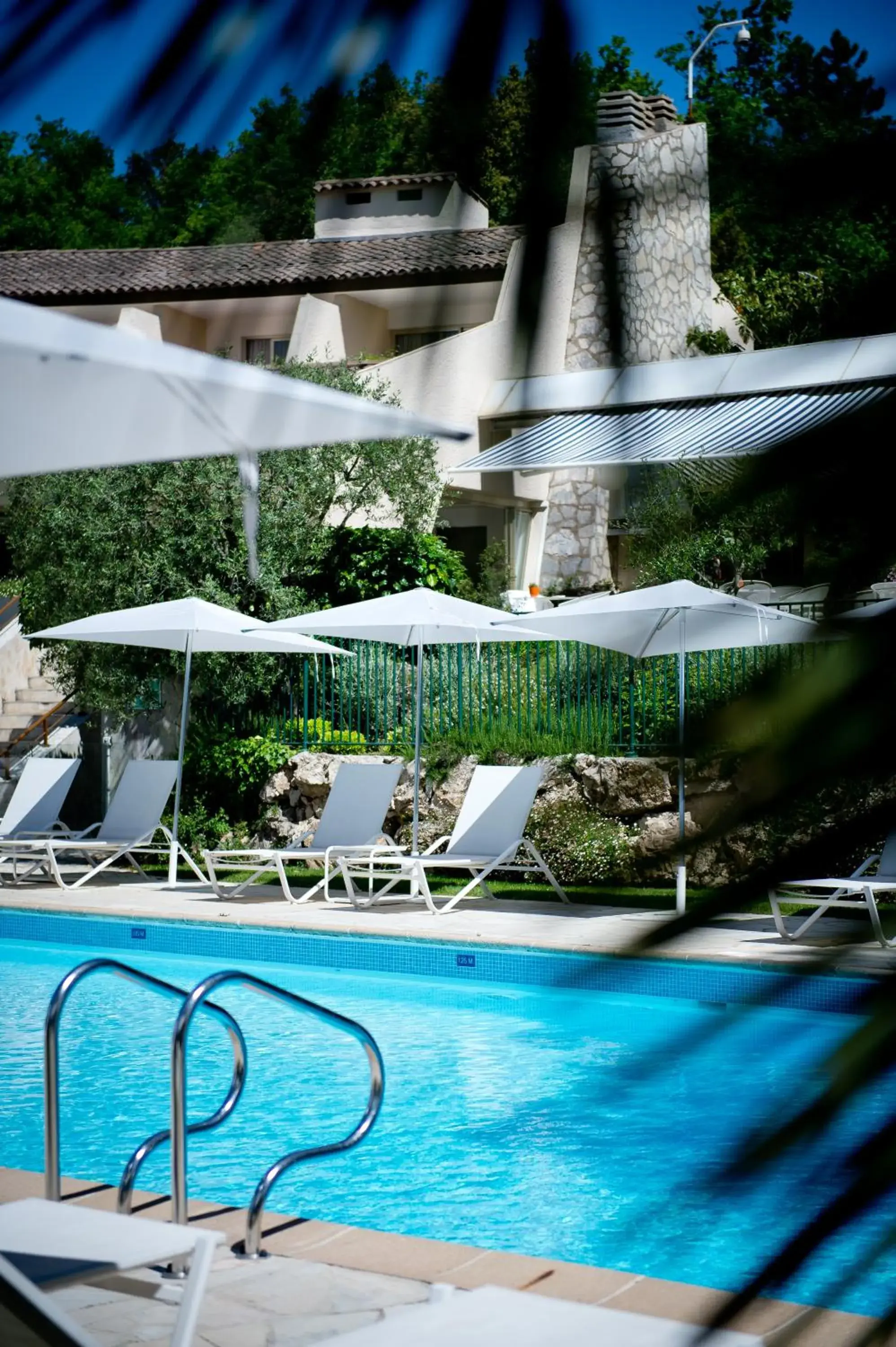 Swimming Pool in Hotel Restaurant La Vague de Saint Paul & Spa