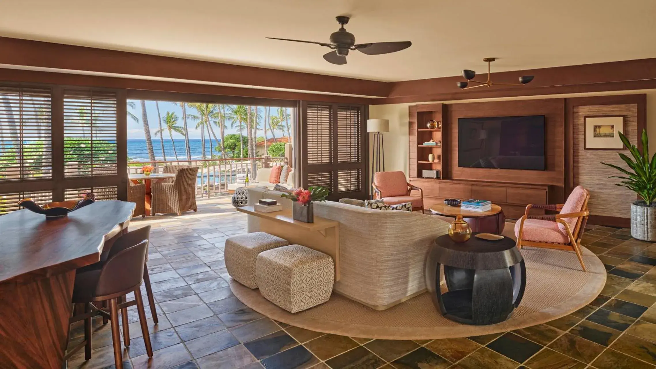 TV and multimedia, Lounge/Bar in Four Seasons Resort Hualalai