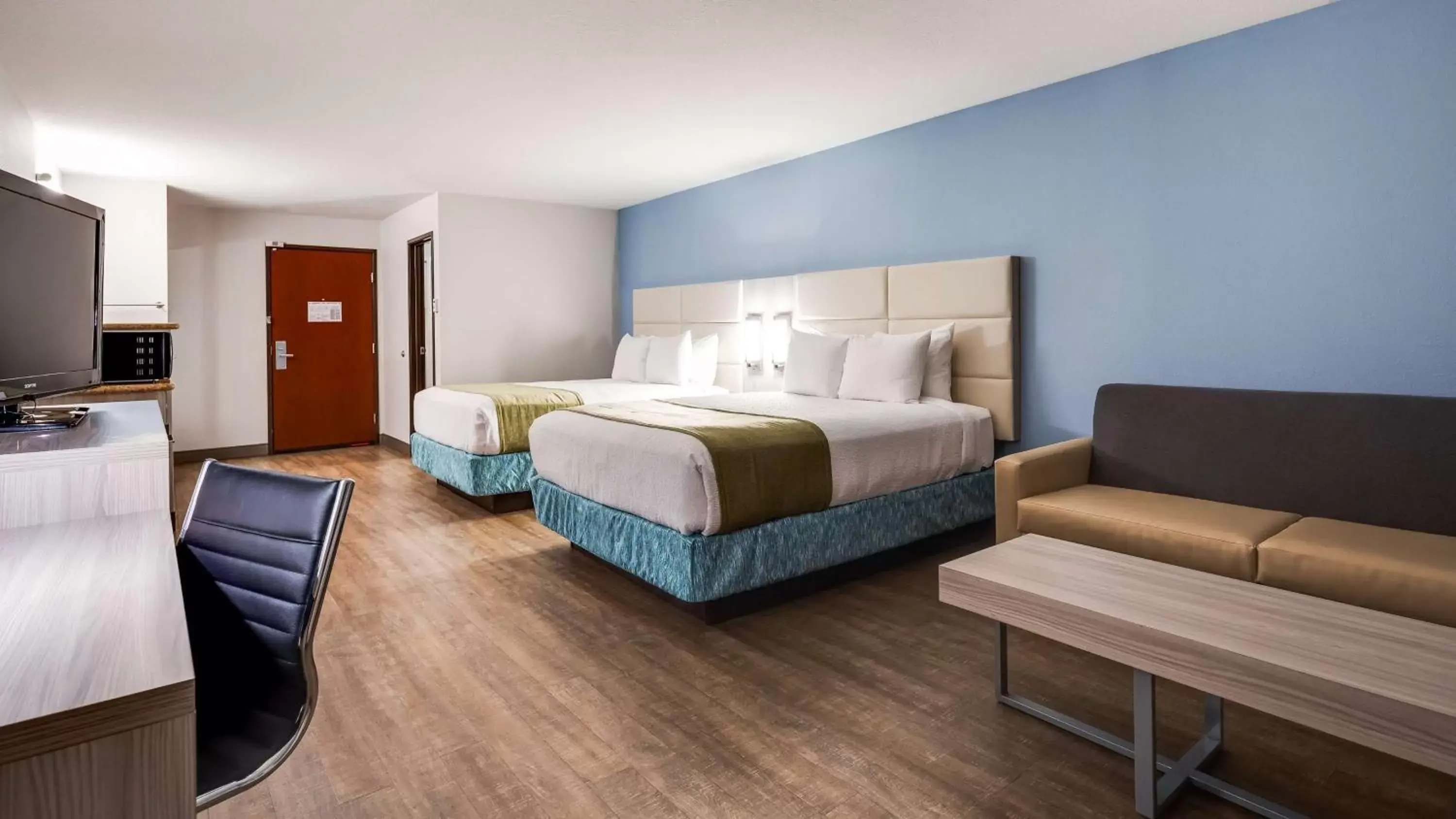 Photo of the whole room, Bed in Best Western Sandy Inn Photo of the whole room, Bed in Best Western Sandy Inn