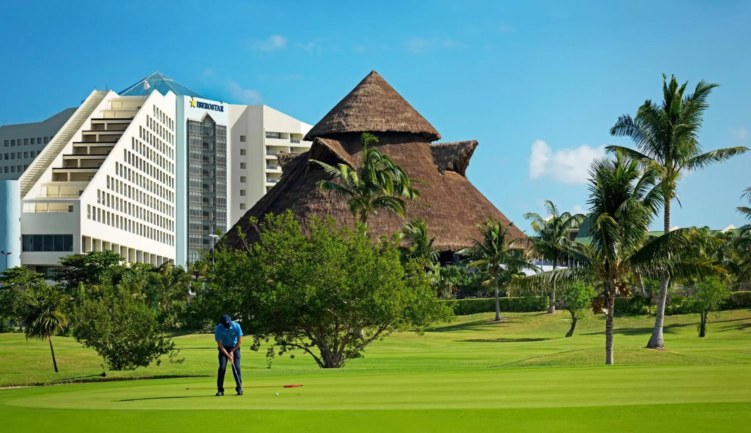 Golfcourse, Property Building in Iberostar Selection Cancun