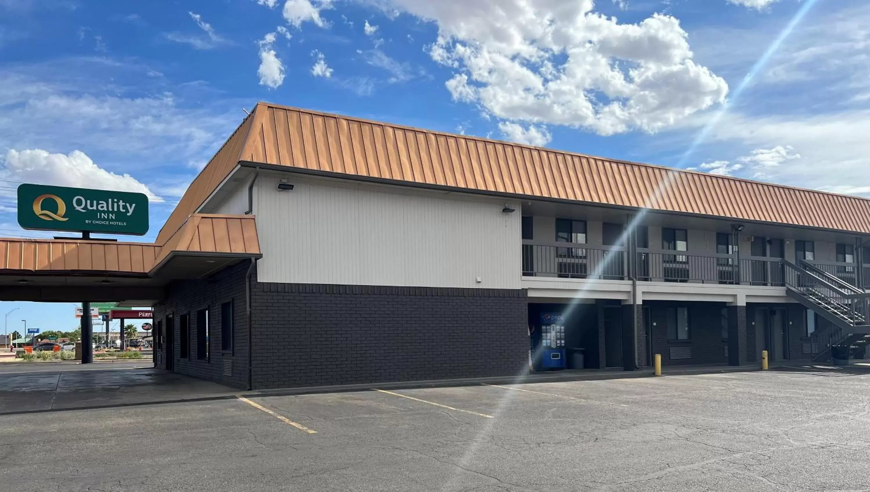 Property Building in Quality Inn & Suites Near White Sands National Park