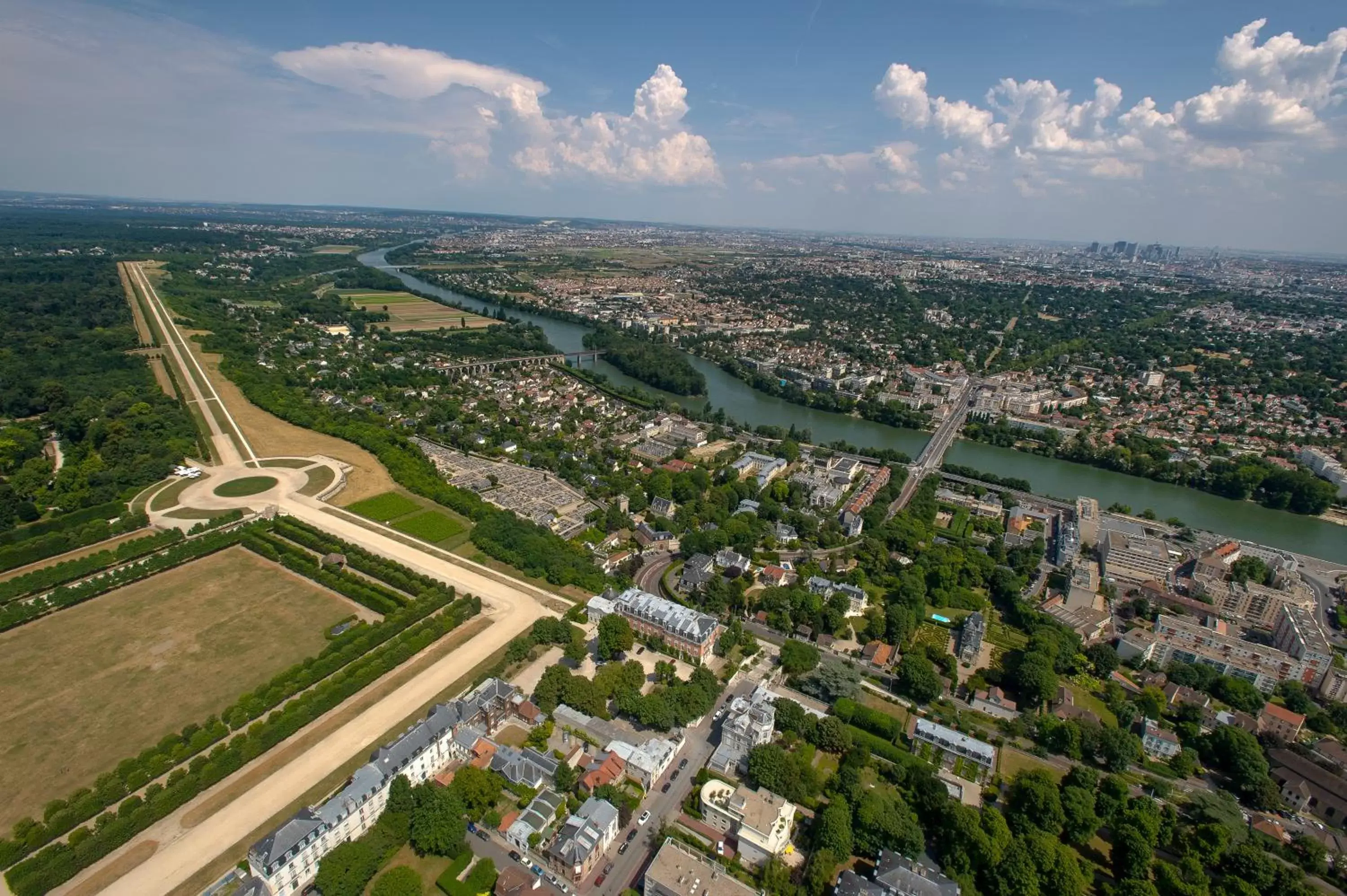 Area and facilities, Bird's-eye View in Pavillon Henri IV