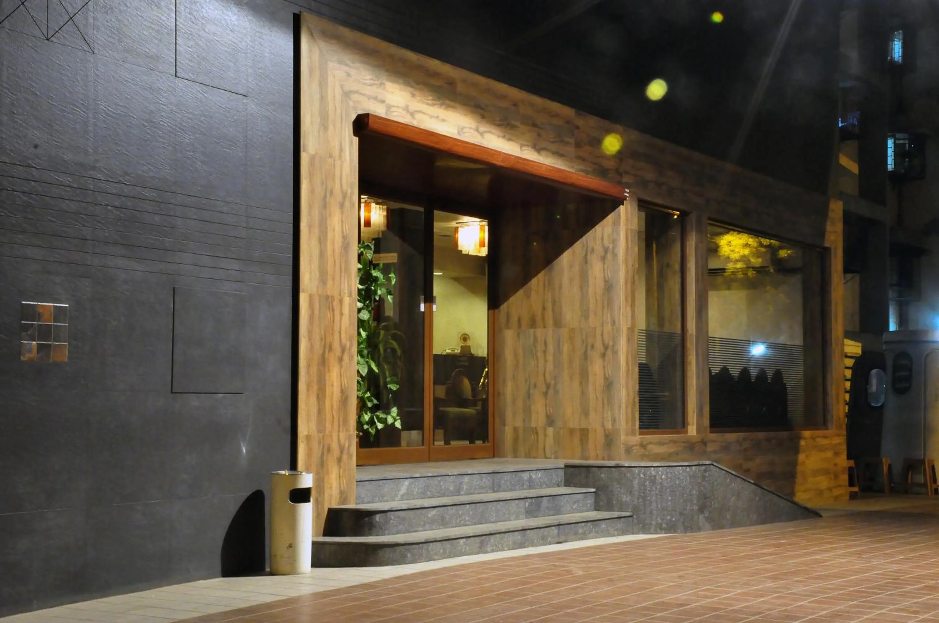 Facade/entrance in Abbott Hotel