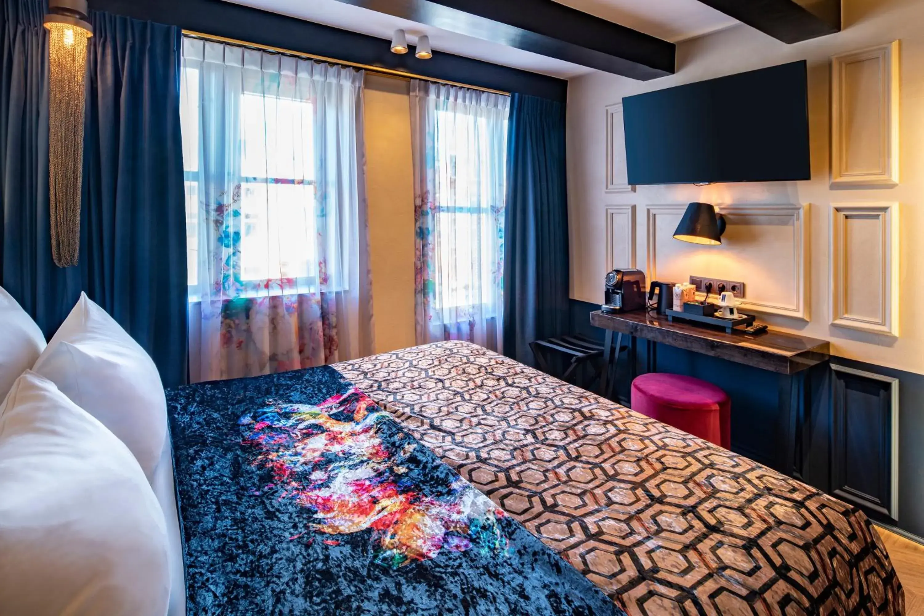 Bedroom in Rokin Hotel