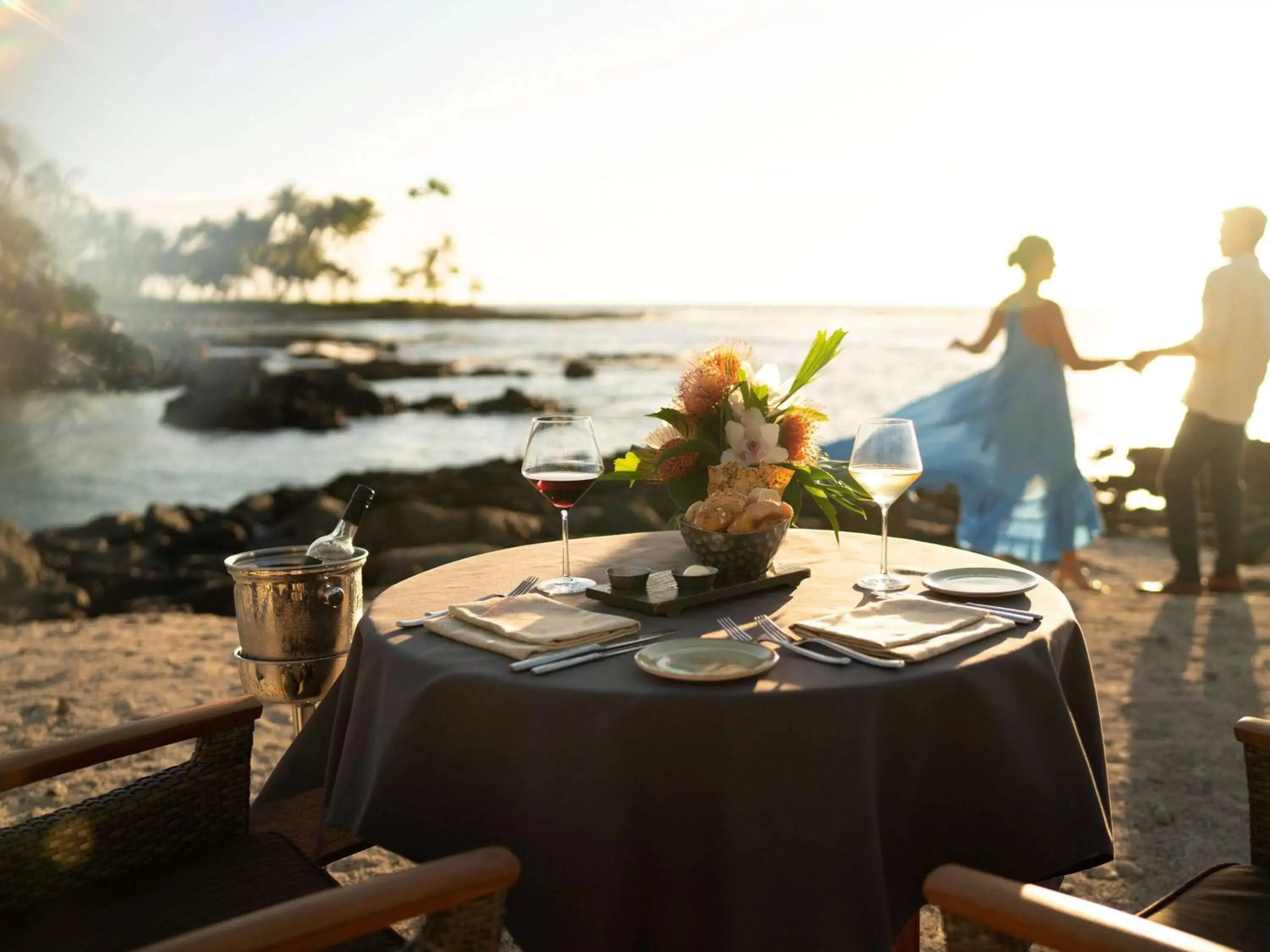 Restaurant/Places to Eat in Fairmont Orchid
