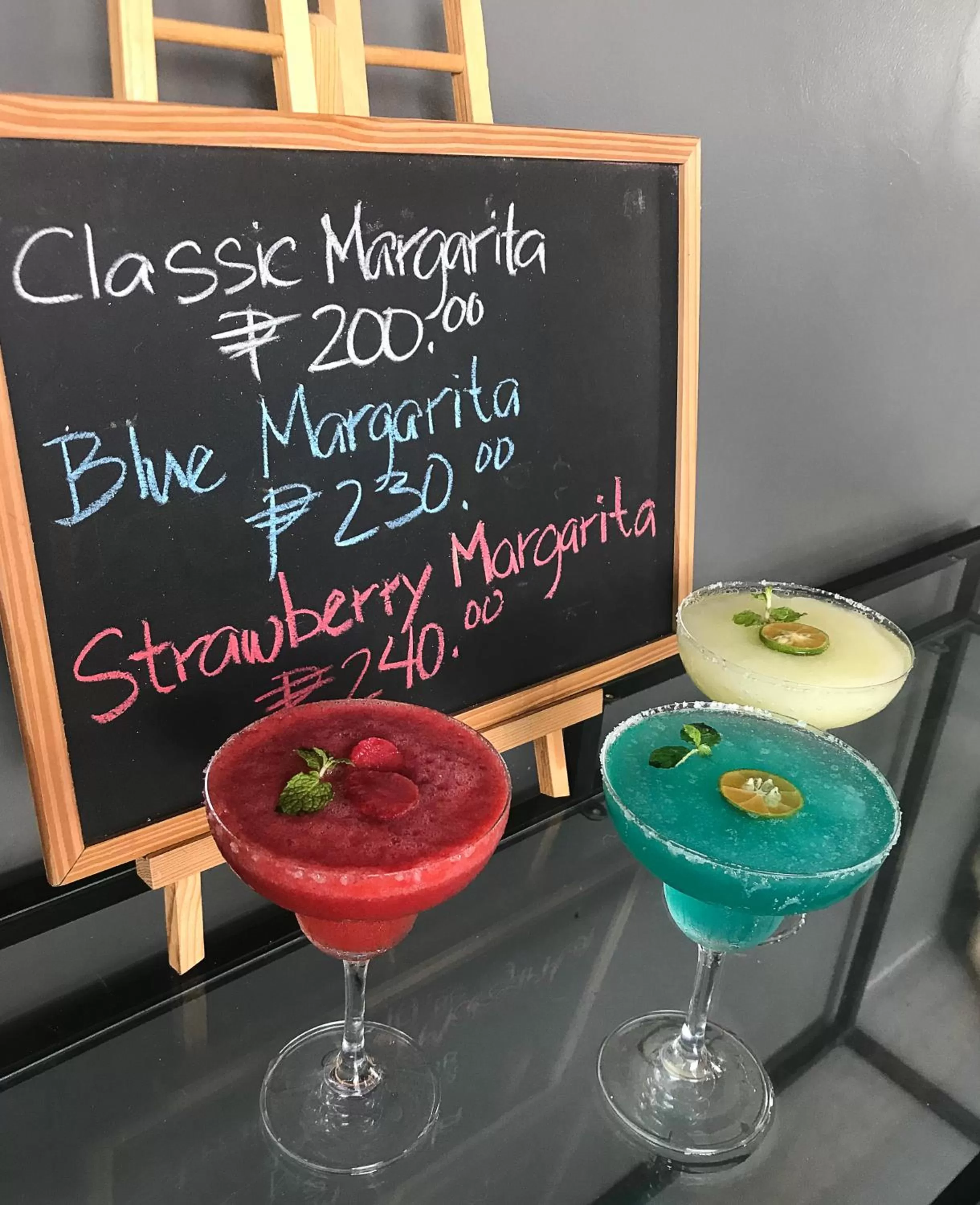 Lounge or bar in Mahi Mahi Dive Resort