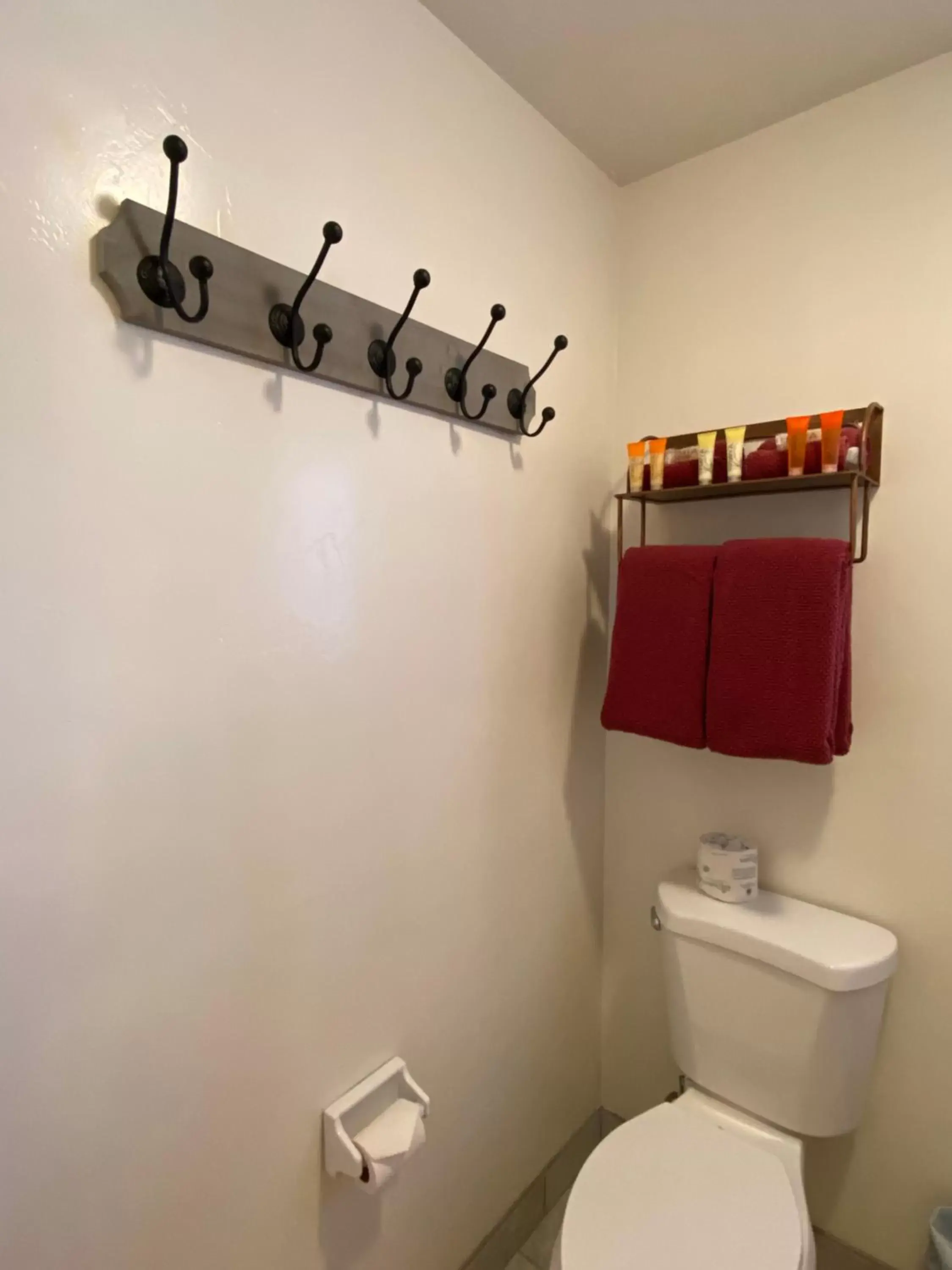 Bathroom in Villa Rosa Inn