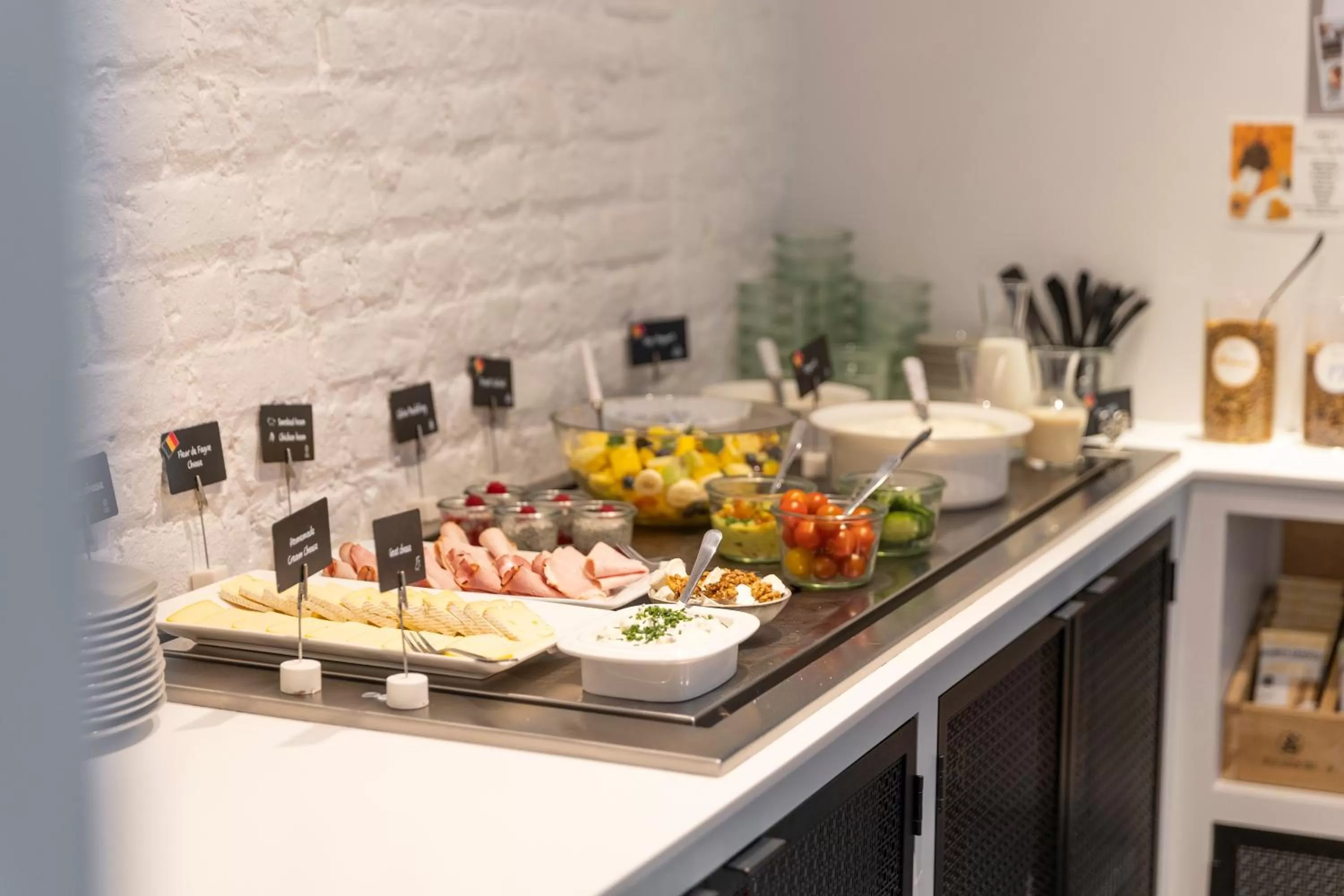 Breakfast in Hotel Made In Louise