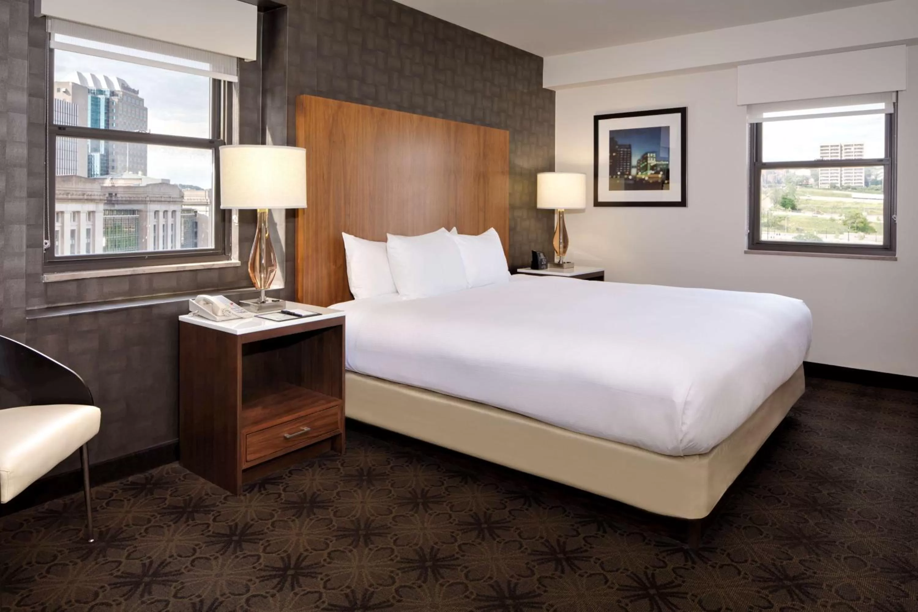Bed in DoubleTree by Hilton Hotel & Suites Pittsburgh Downtown