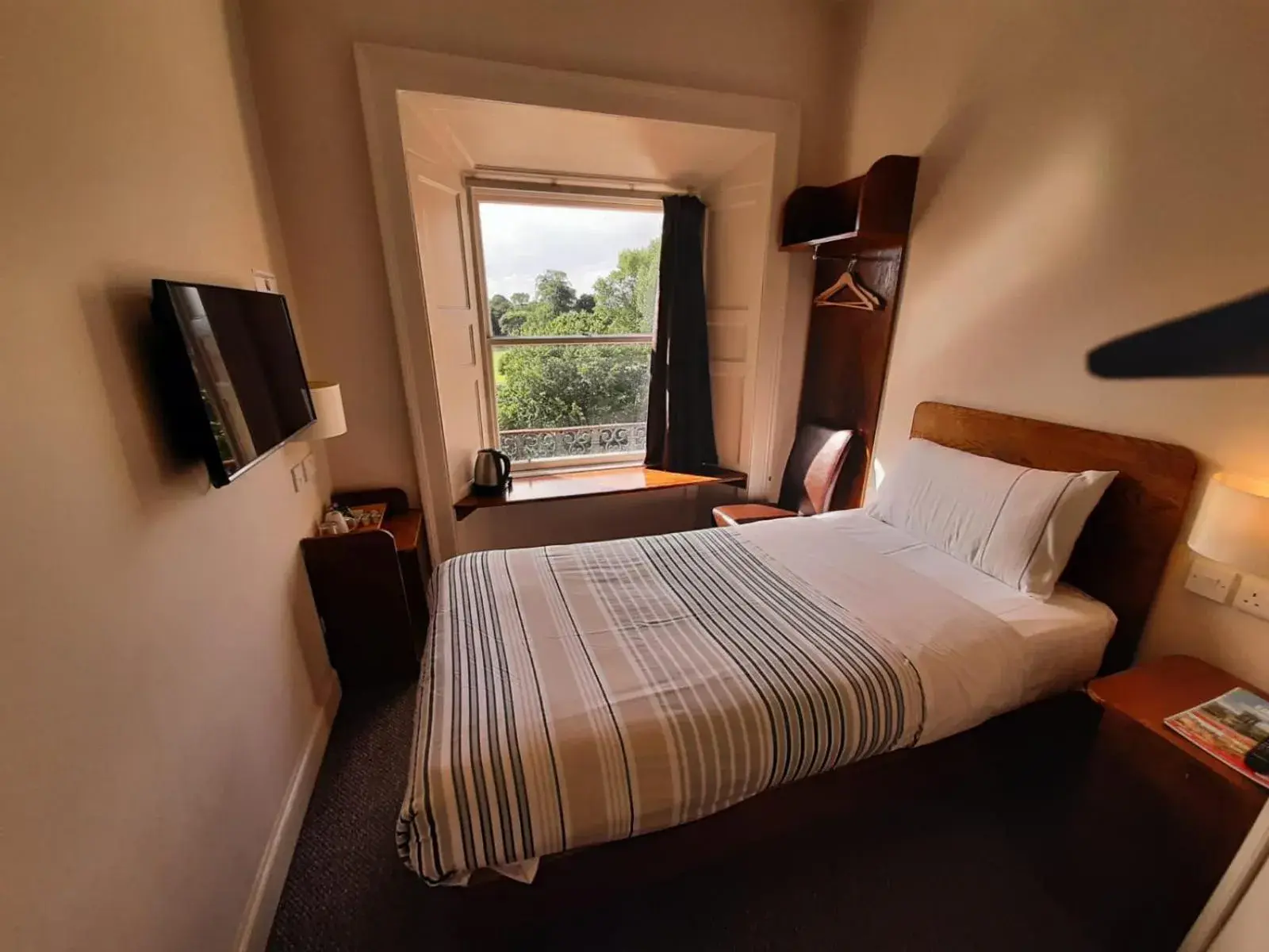 Bed in Adelphi Hotel