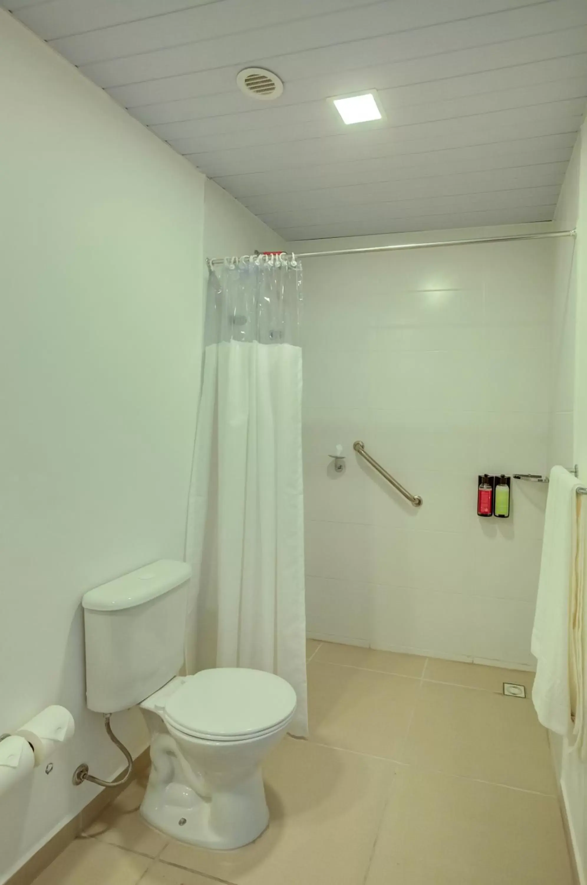 Bathroom in Ramada Encore Cruzeiro
