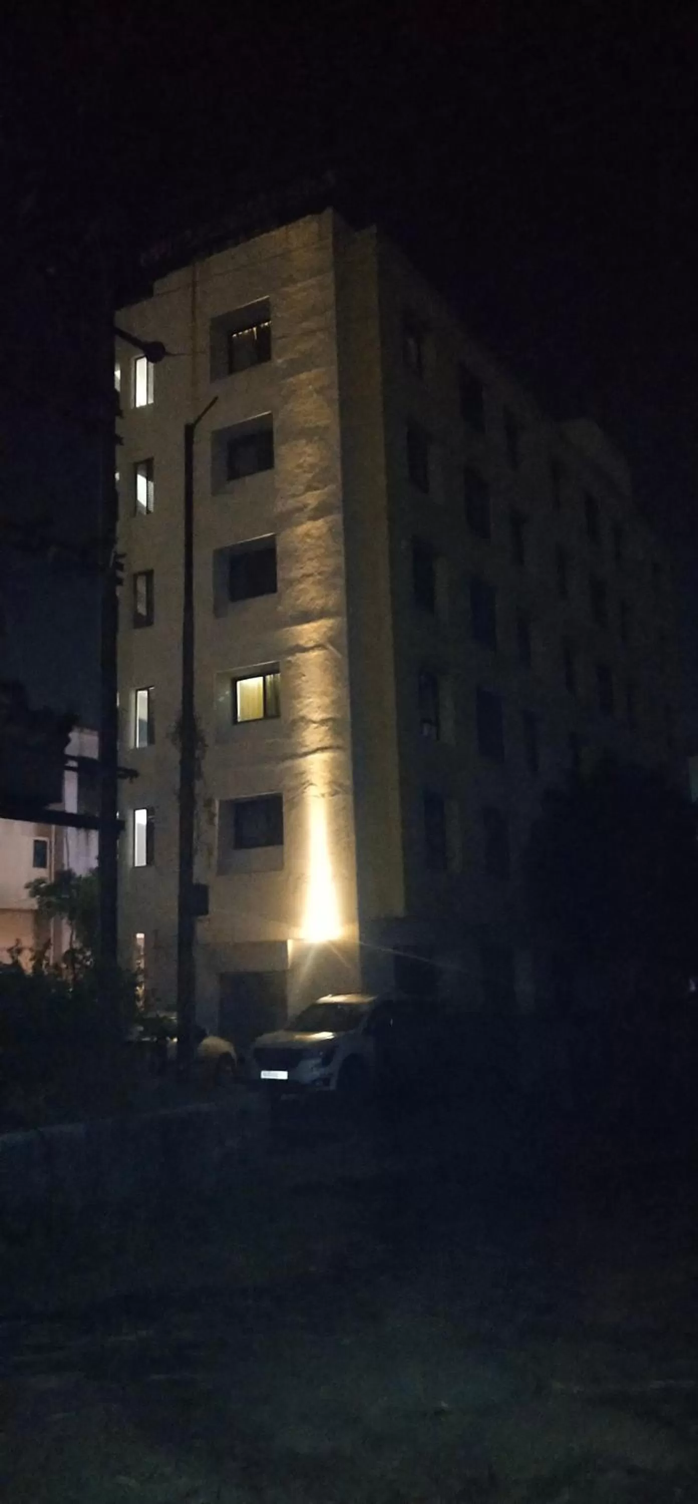 Property building in Hotel Sumanchandra Suites