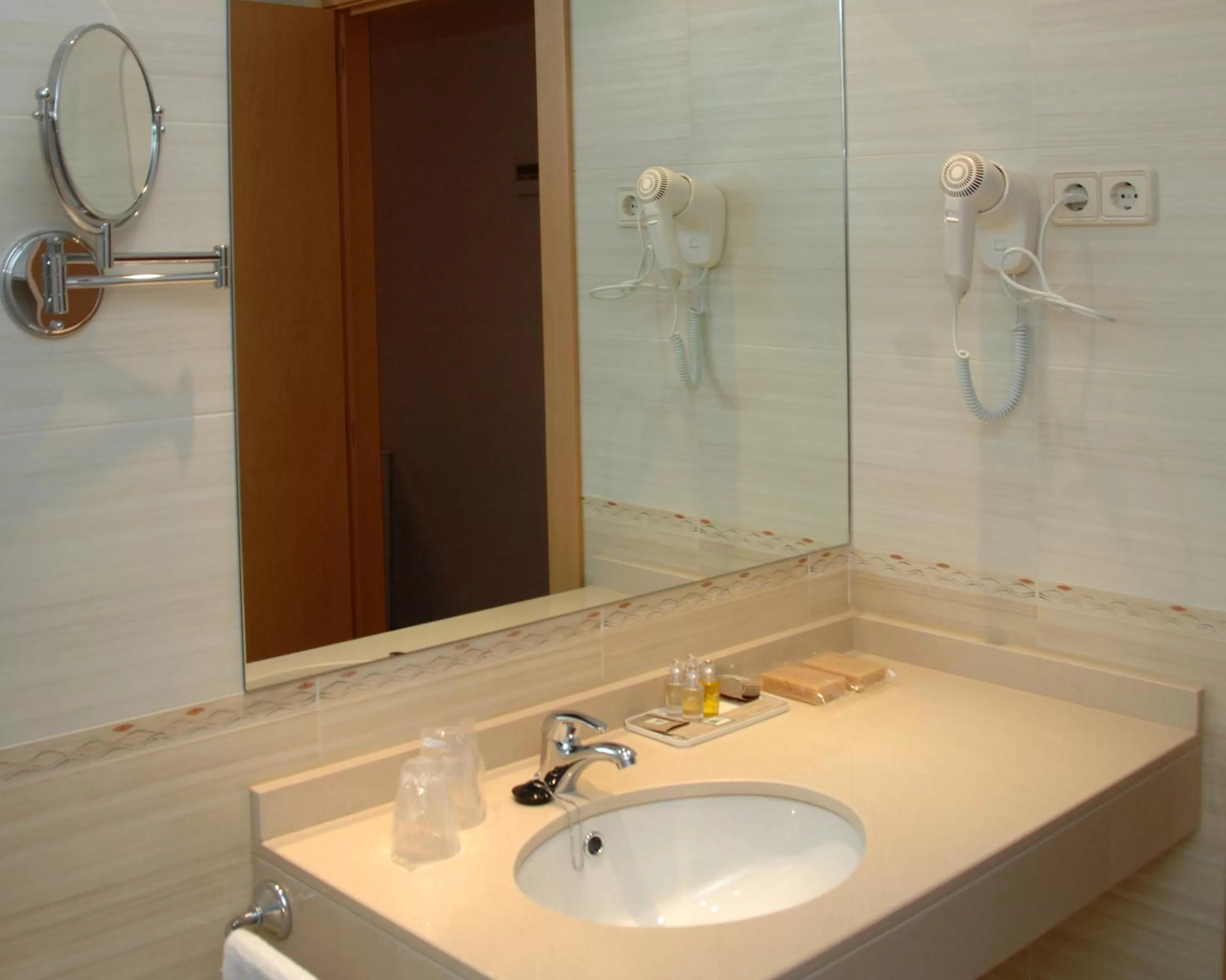 Bathroom in Hotel HC Sigüenza