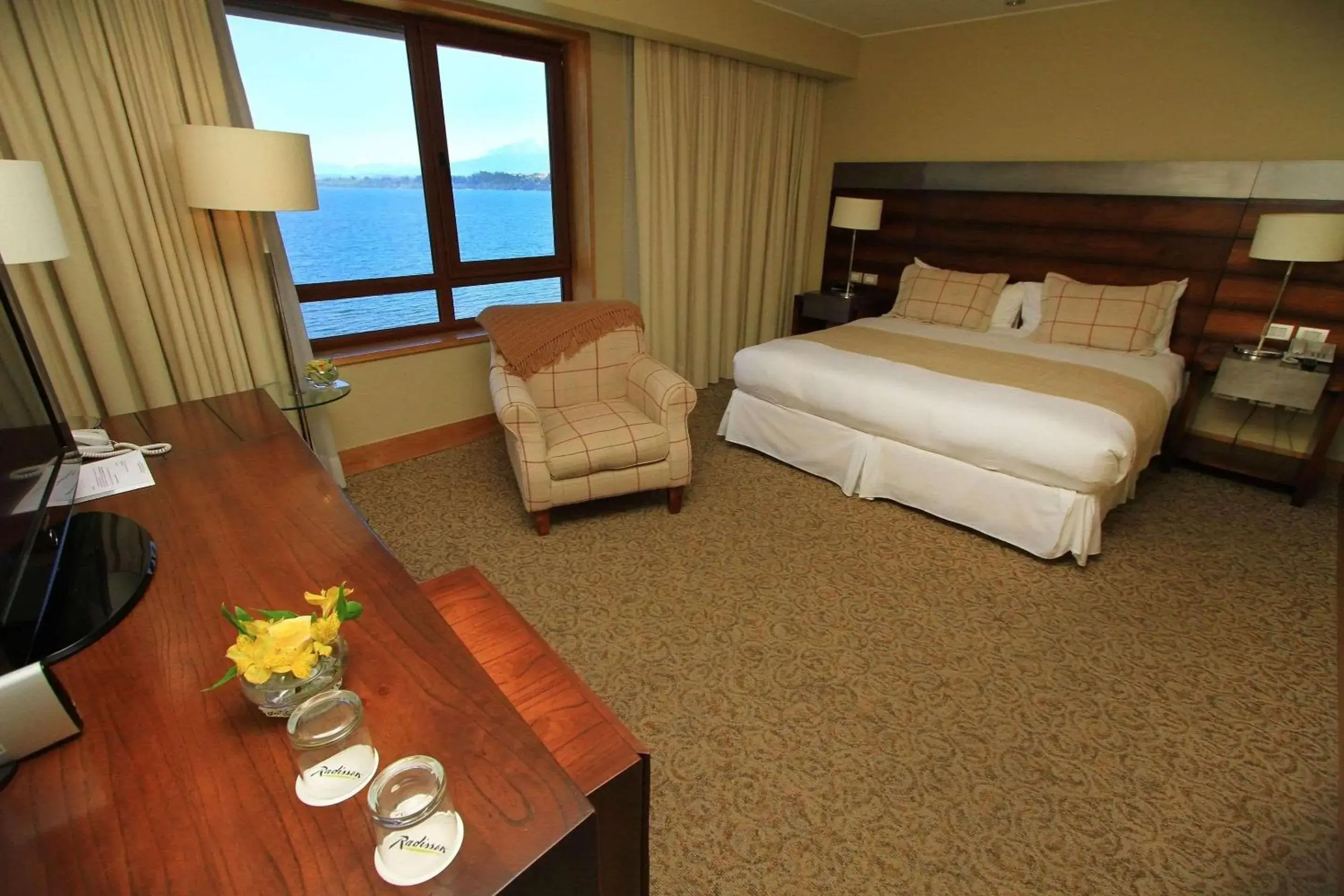 Bedroom in Radisson Hotel Puerto Varas