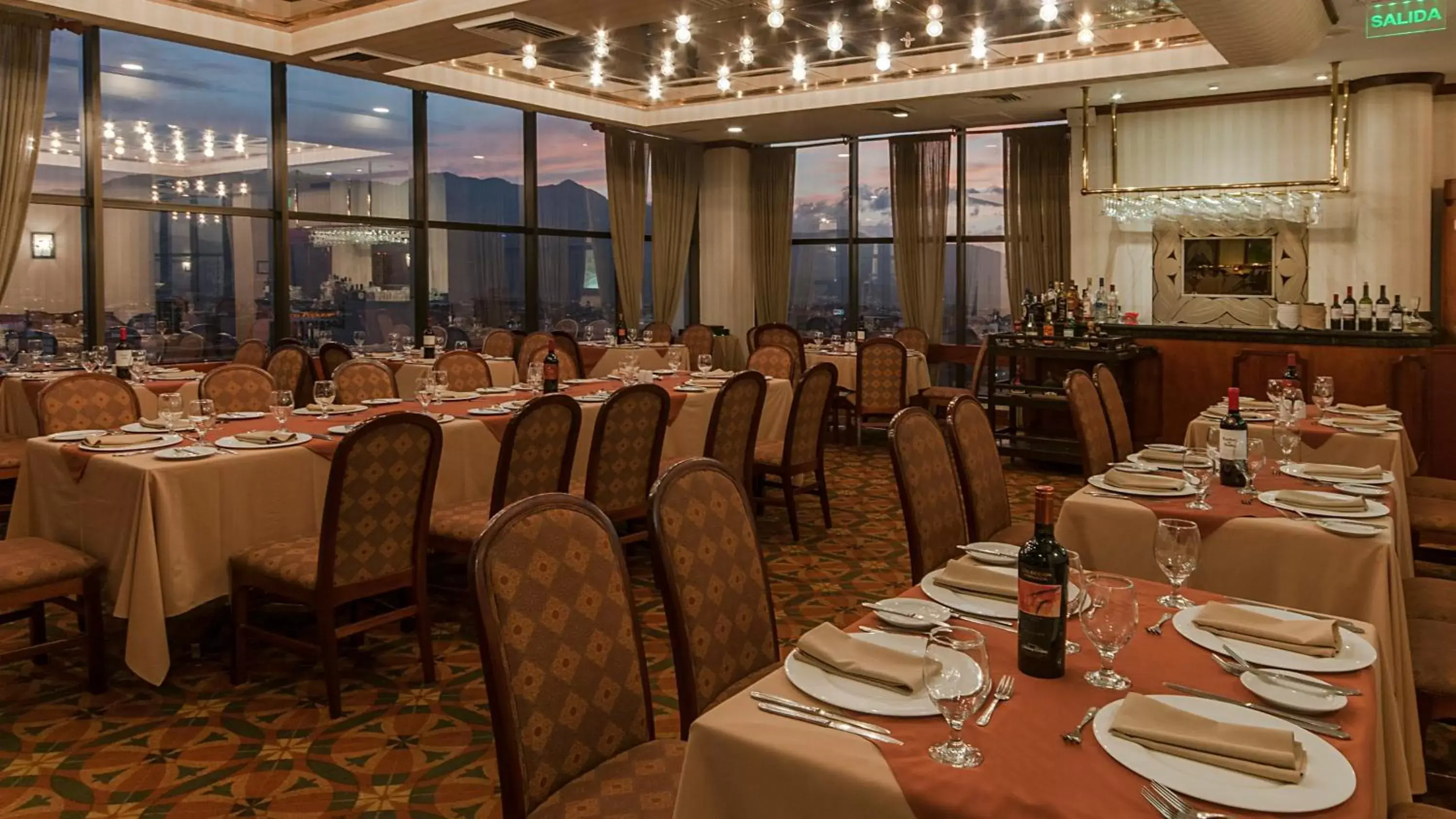 Restaurant/Places to Eat in Holiday Inn San Jose Aurola, an IHG Hotel
