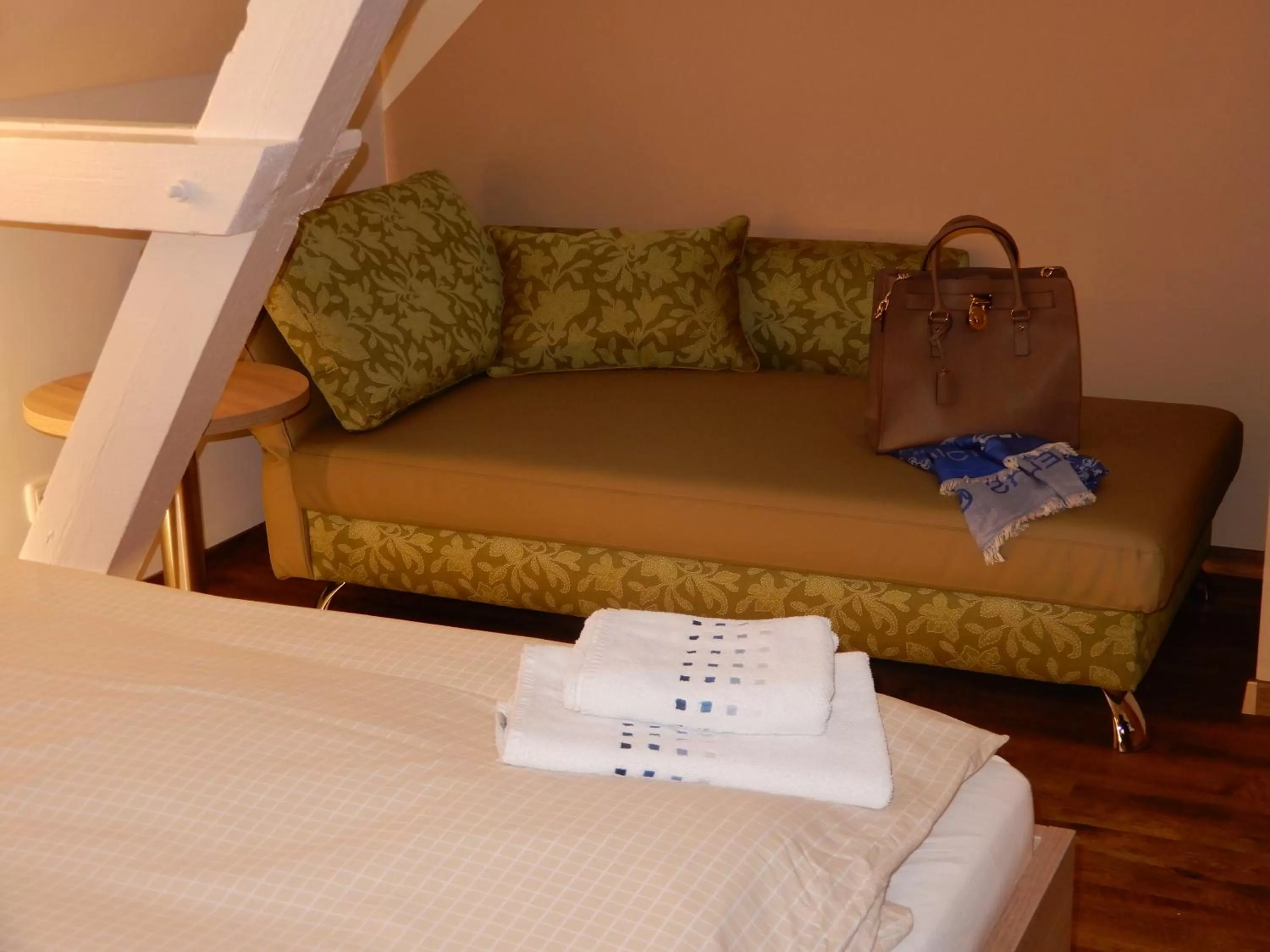 Decorative detail, Bed in Hotel Pension Am Hafen