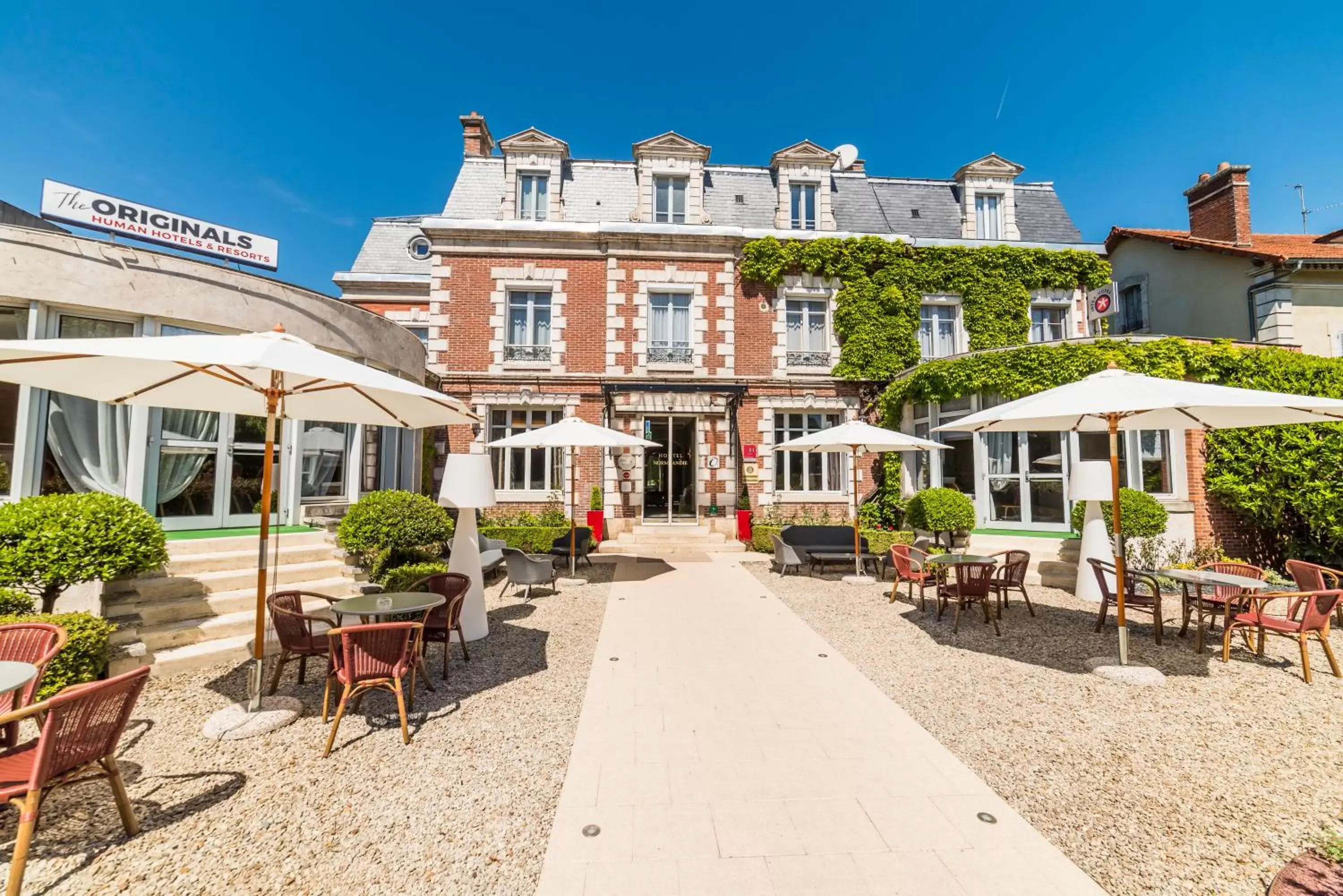 Patio in The Originals Boutique, Hôtel Normandie, Auxerre