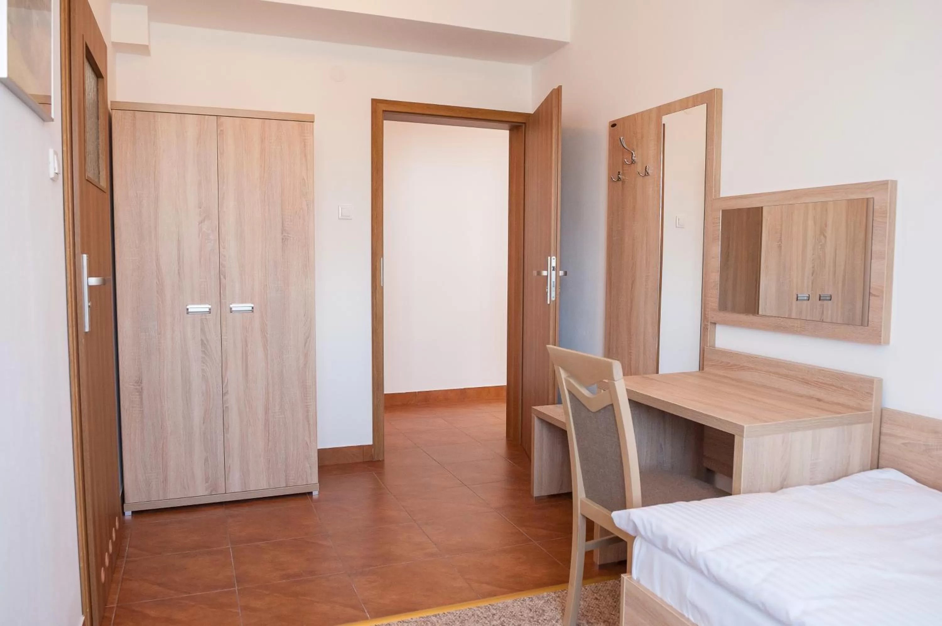 Photo of the whole room, Bed in Patra