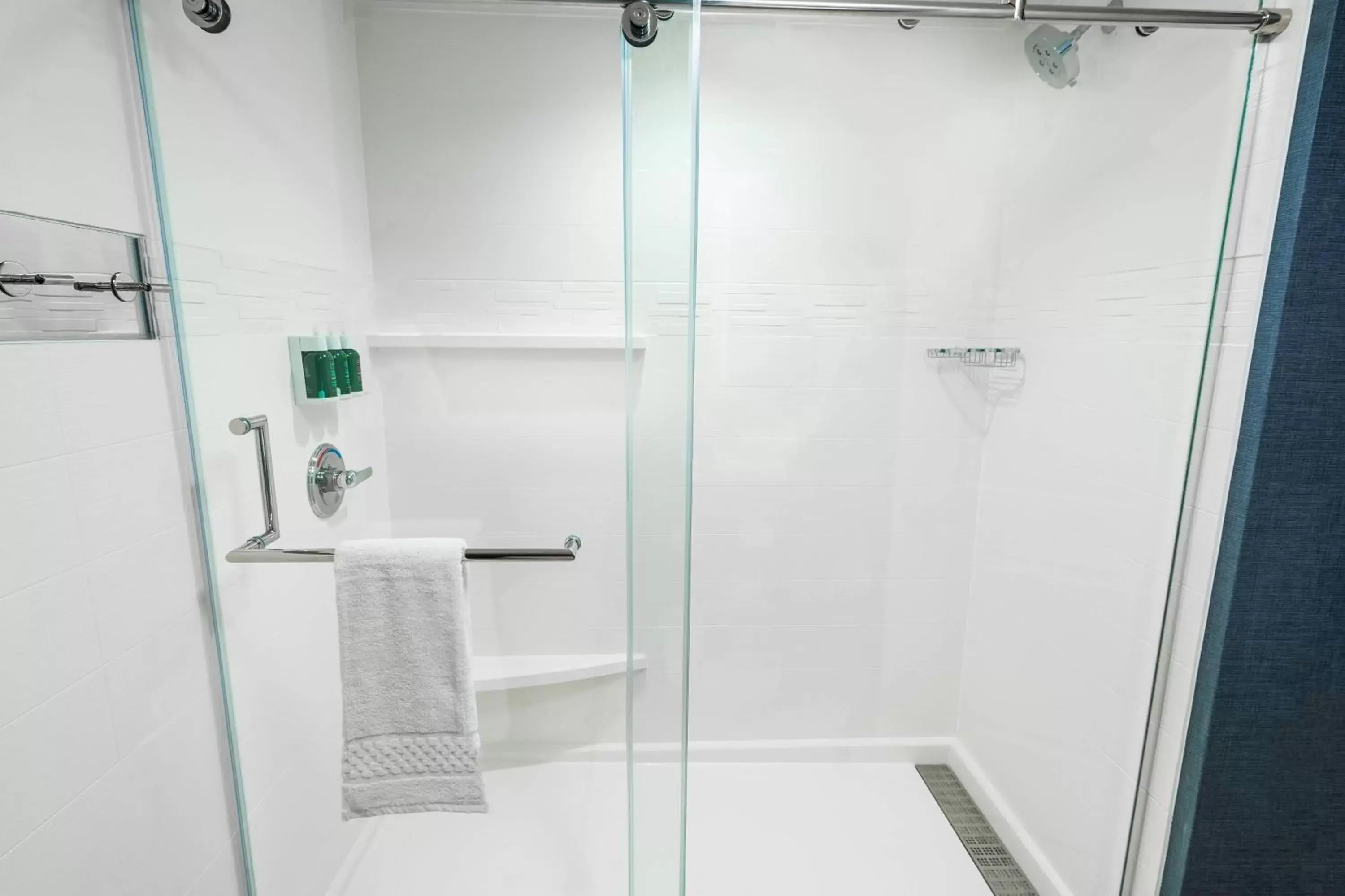 Bathroom in Residence Inn by Marriott Rocklin Roseville