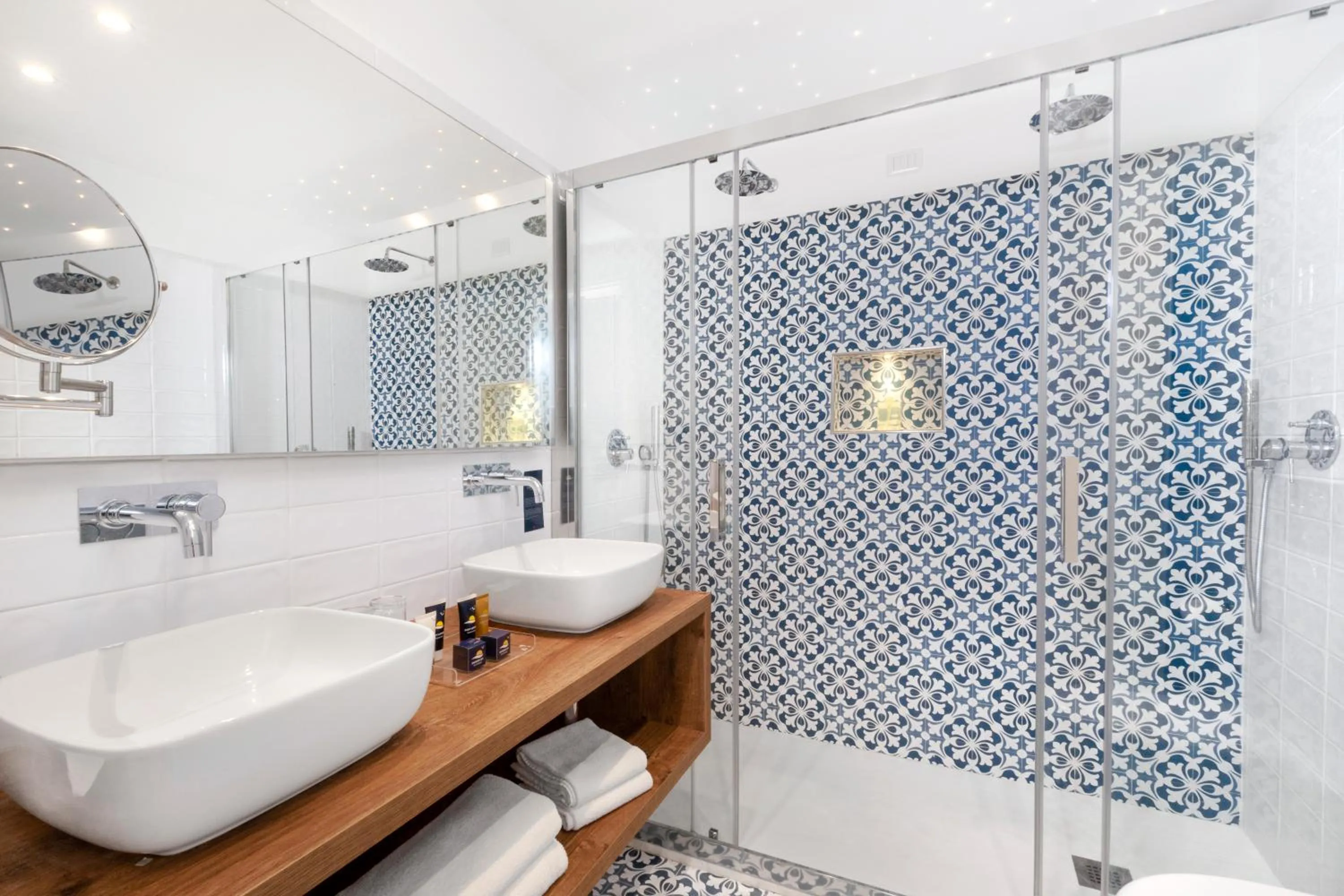 Bathroom in Atlantic Palace Hotel