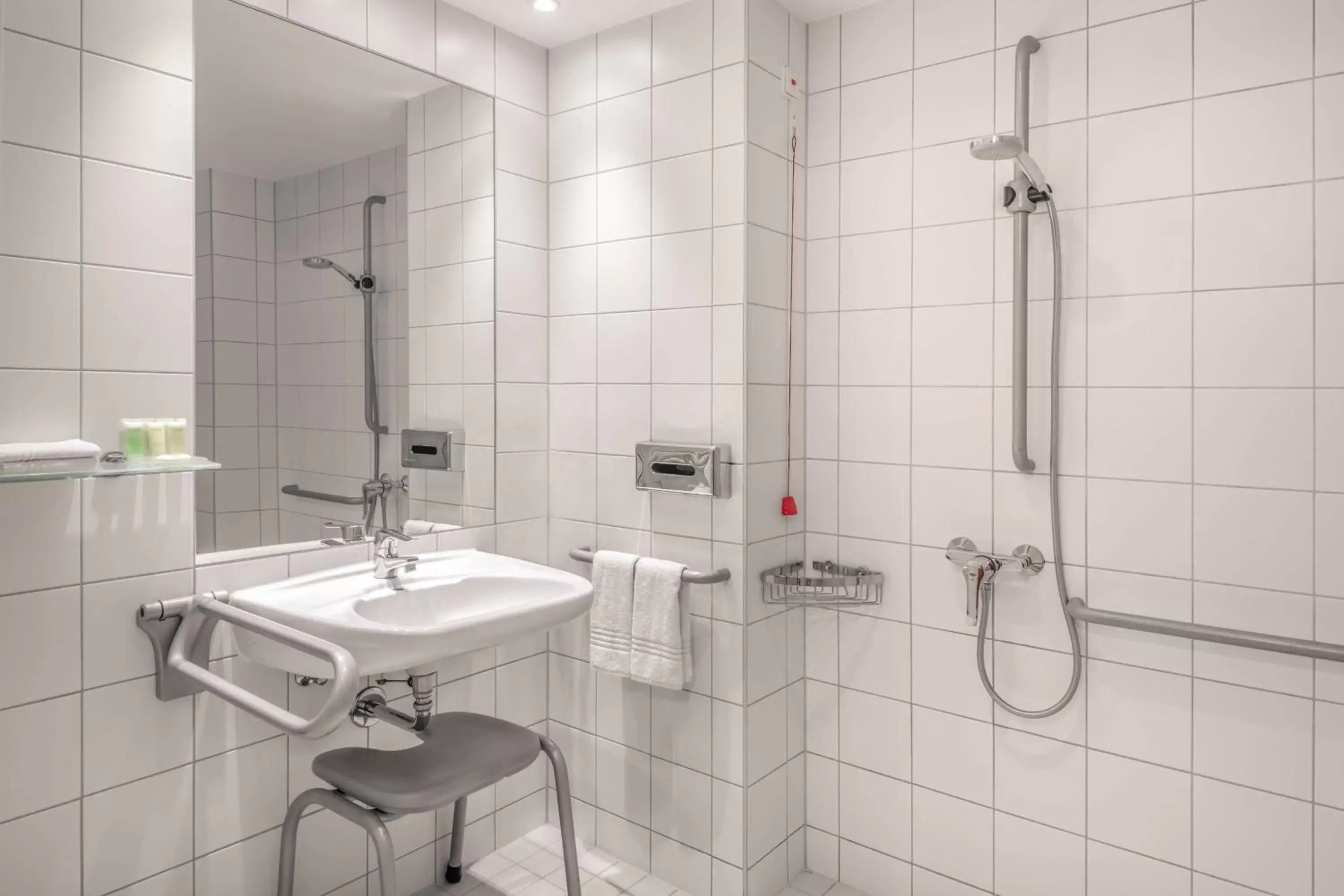 Bathroom in Courtyard by Marriott Munich City Center