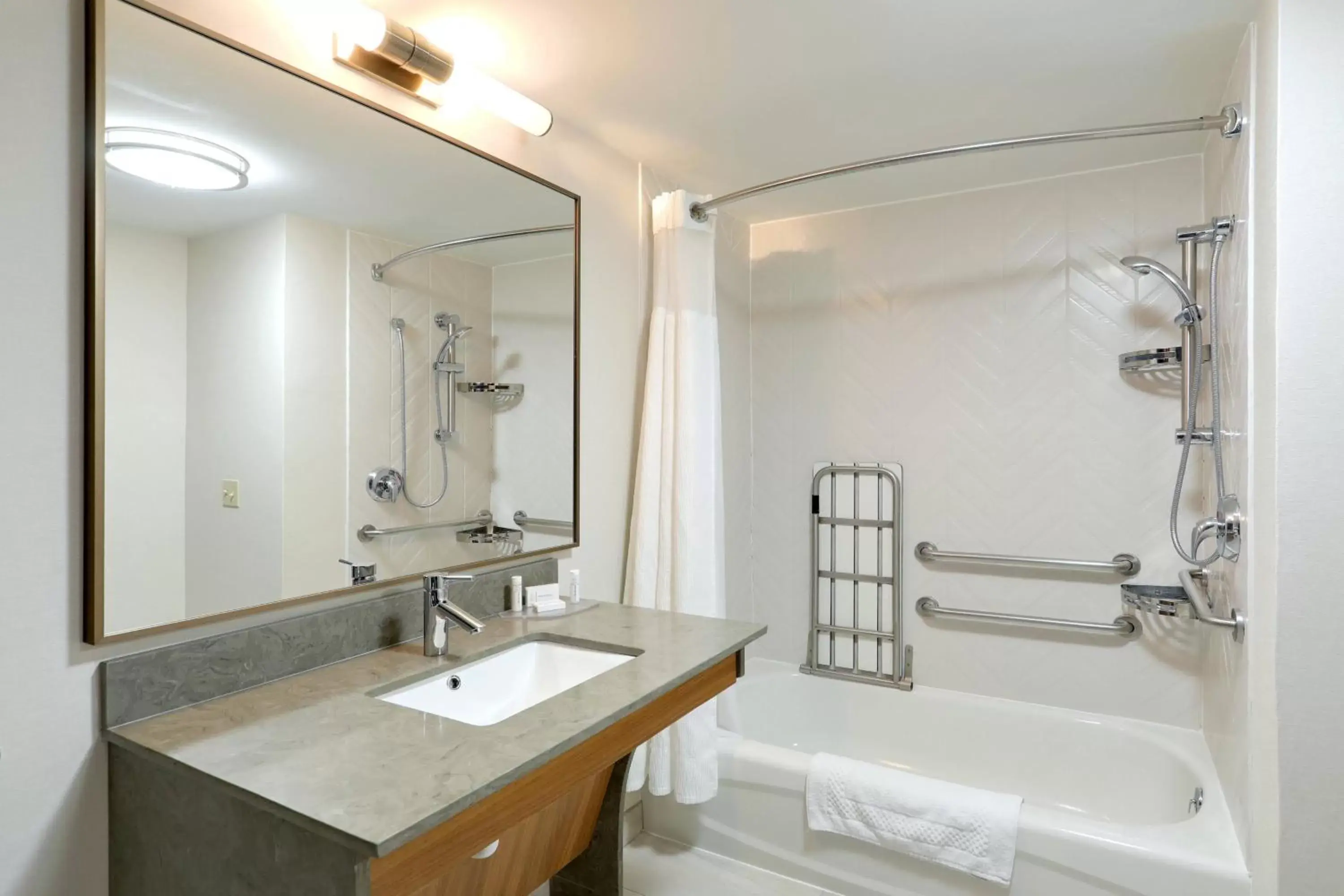 Bathroom in Fairfield Inn & Suites Woodbridge