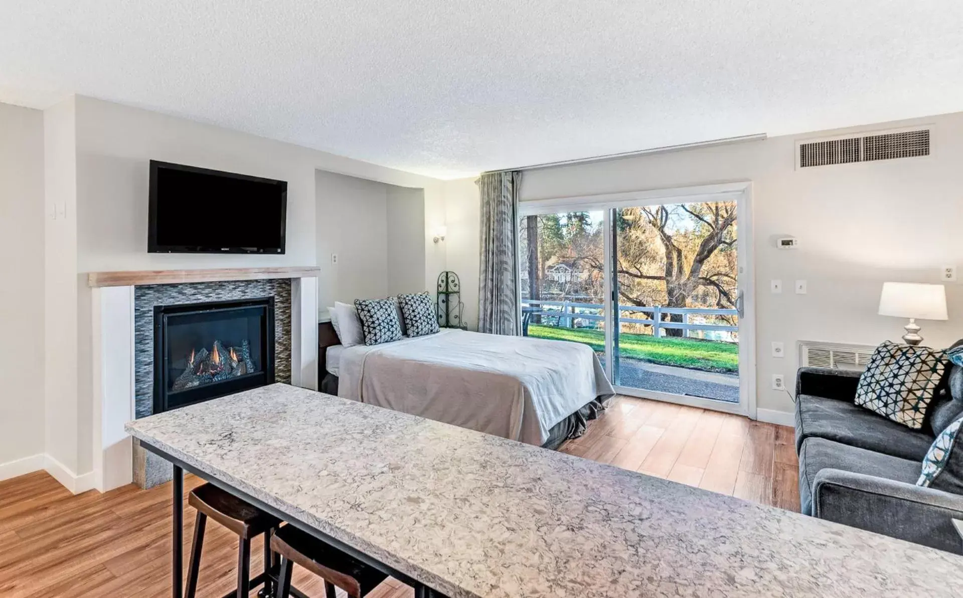 Living room, TV/Entertainment Center in Bend Riverside Condos