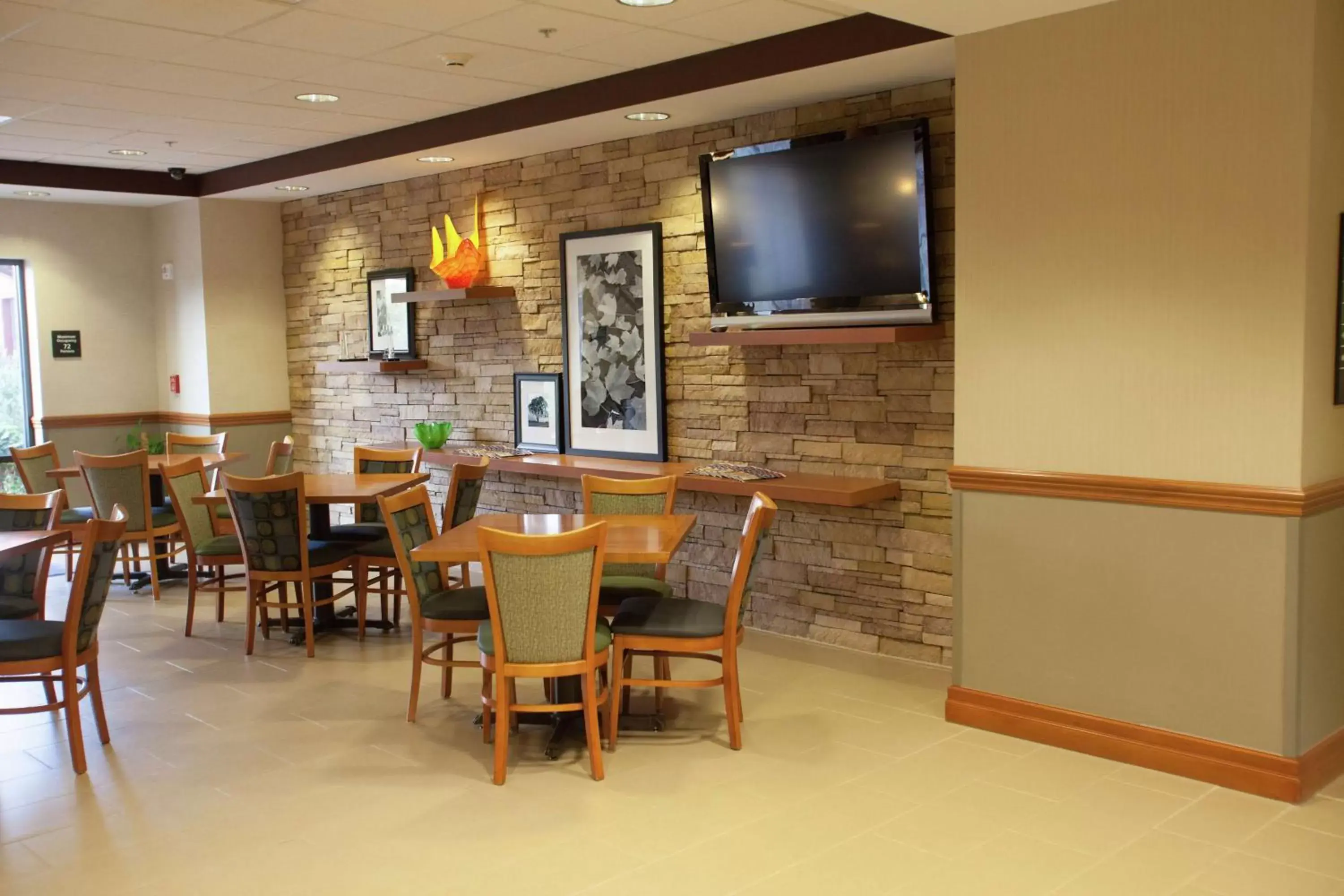 Dining area, Restaurant/Places to Eat in Hampton Inn Elmira/Horseheads