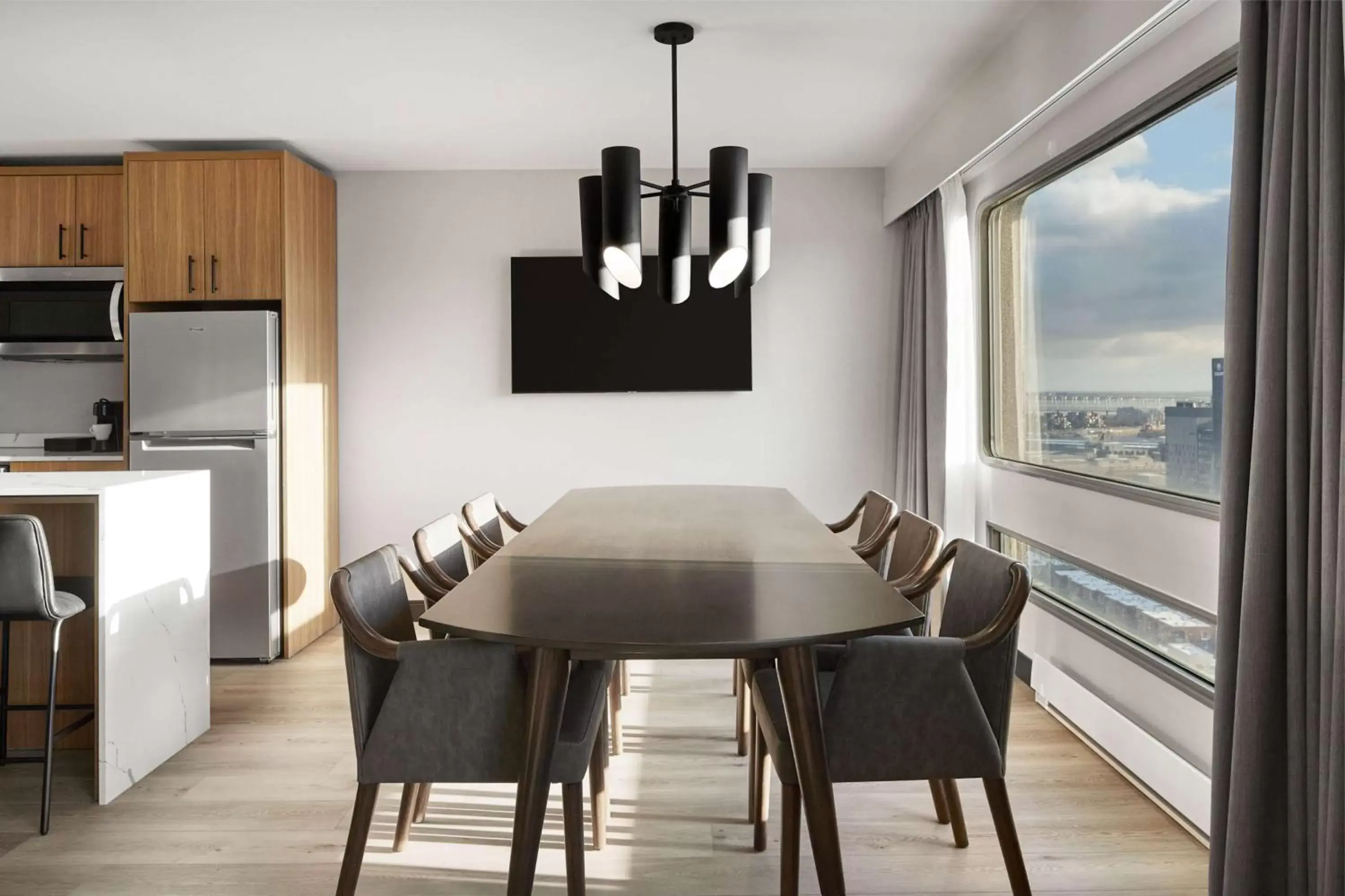 Photo of the whole room, Dining Area in Hyatt Place Montreal - Downtown